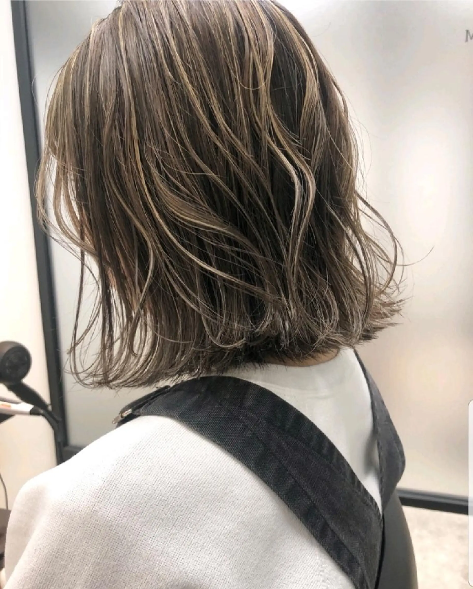 ミディアム カラー 艶髪/オリーブ系/ 肌が綺麗に見えるお色のヘアスタイル