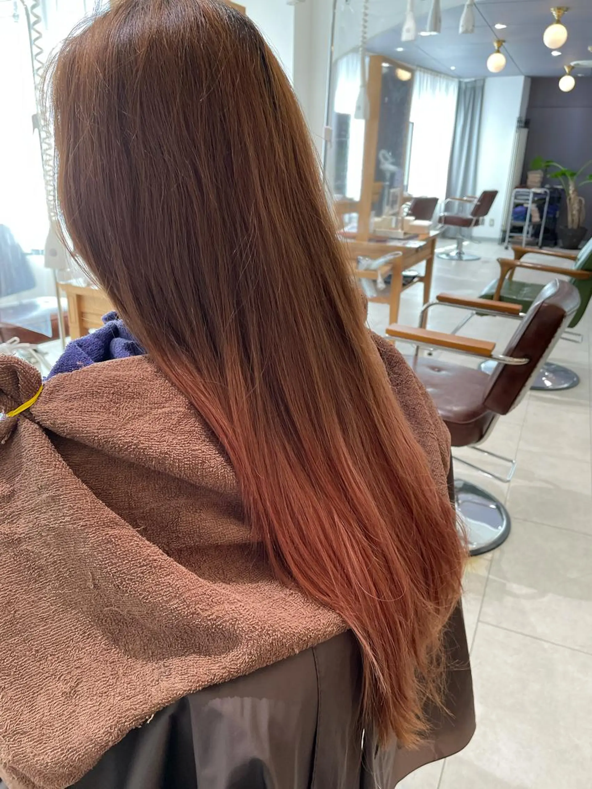 ロング カラー デザインカラー グラデーションカラー オレンジ カット ヘアカラー トリートメント ヘッドスパ eins.hair所属・過去一の柔髪ヘア 🌿einshairのヘアスタイル