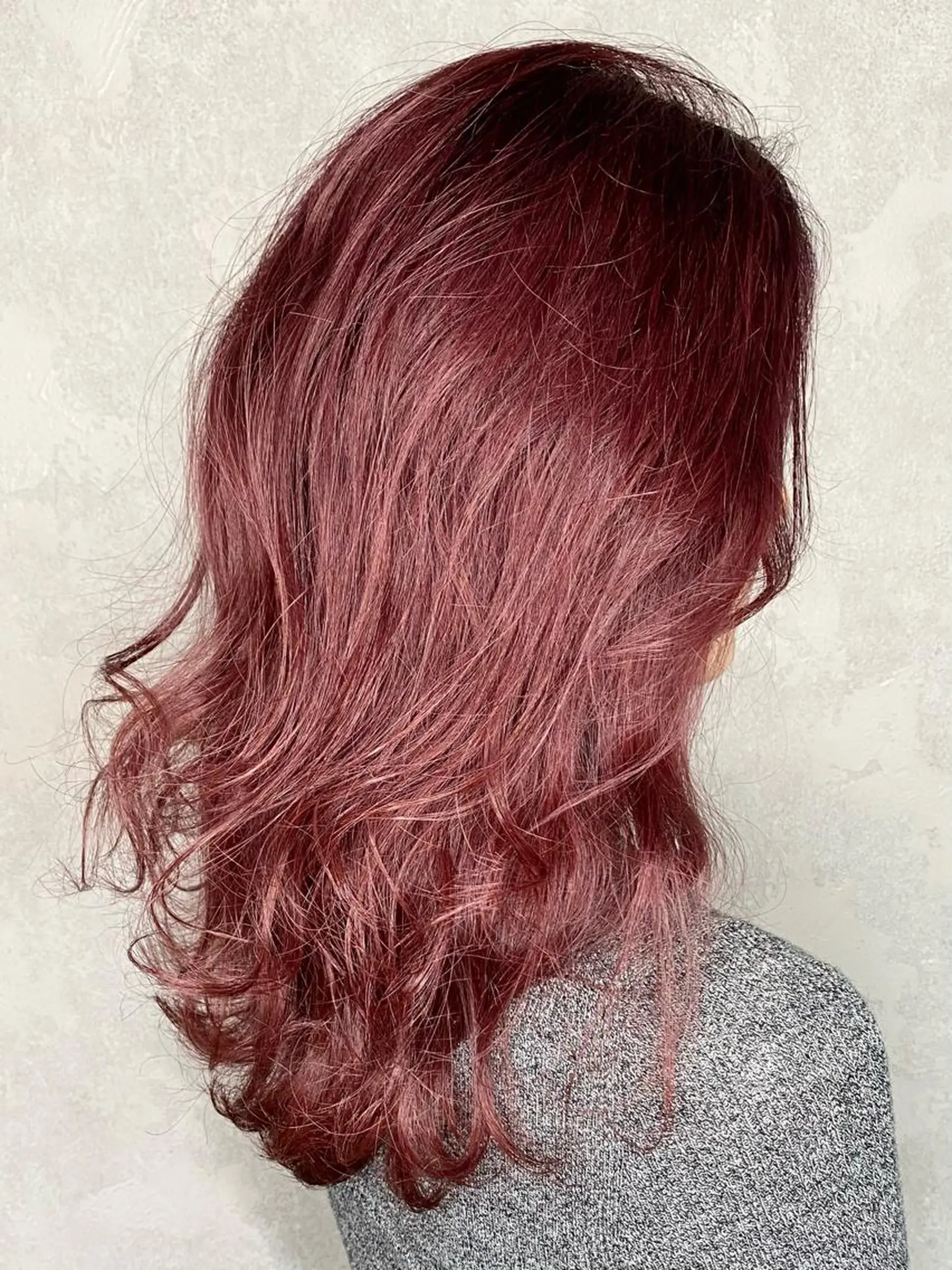 ロング カラー レッドカラー バイオレットカラー 🌾内山 龍介🌾のヘアスタイル