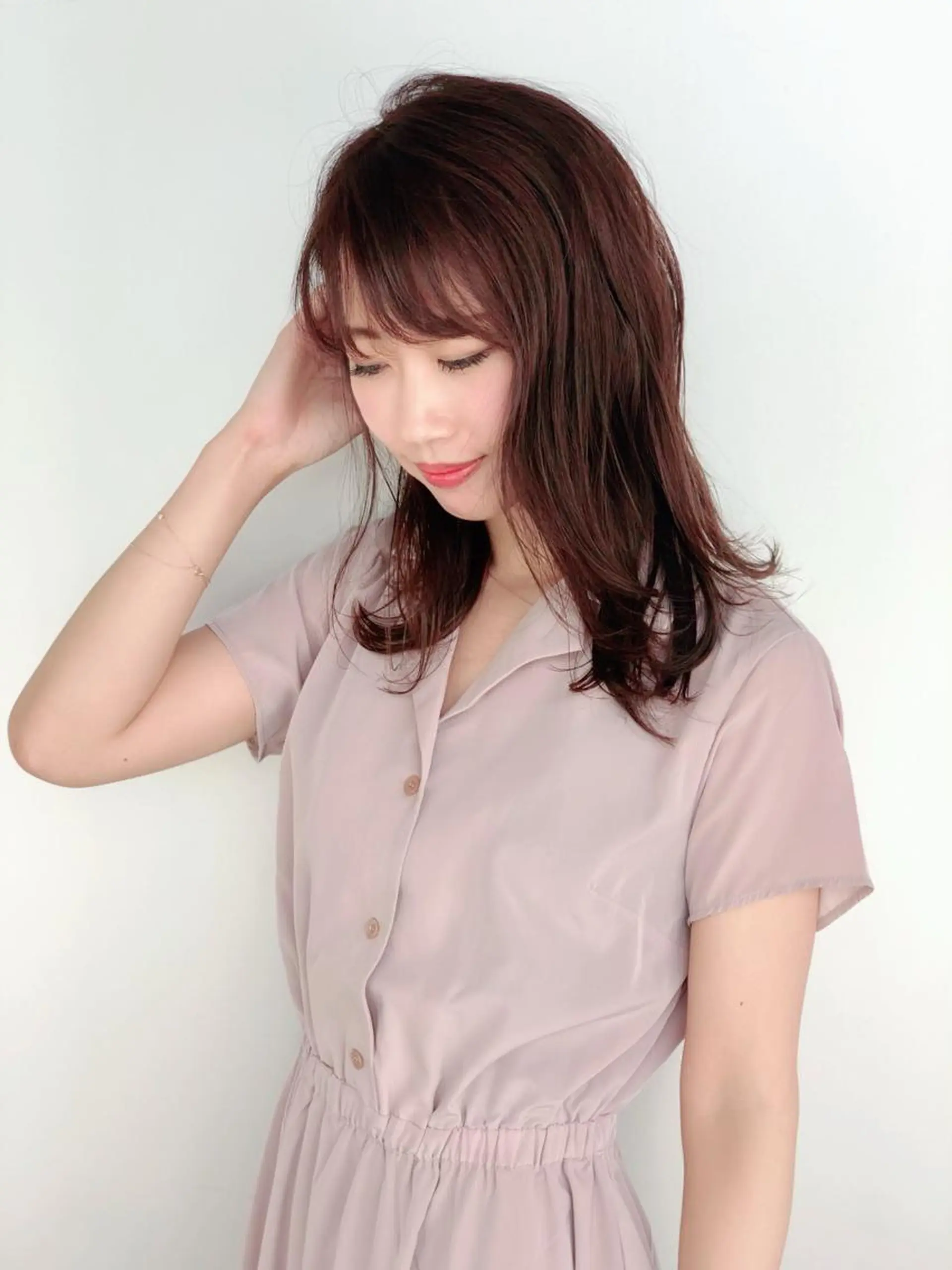 ミディアム カラー 能登谷 きよのヘアスタイル