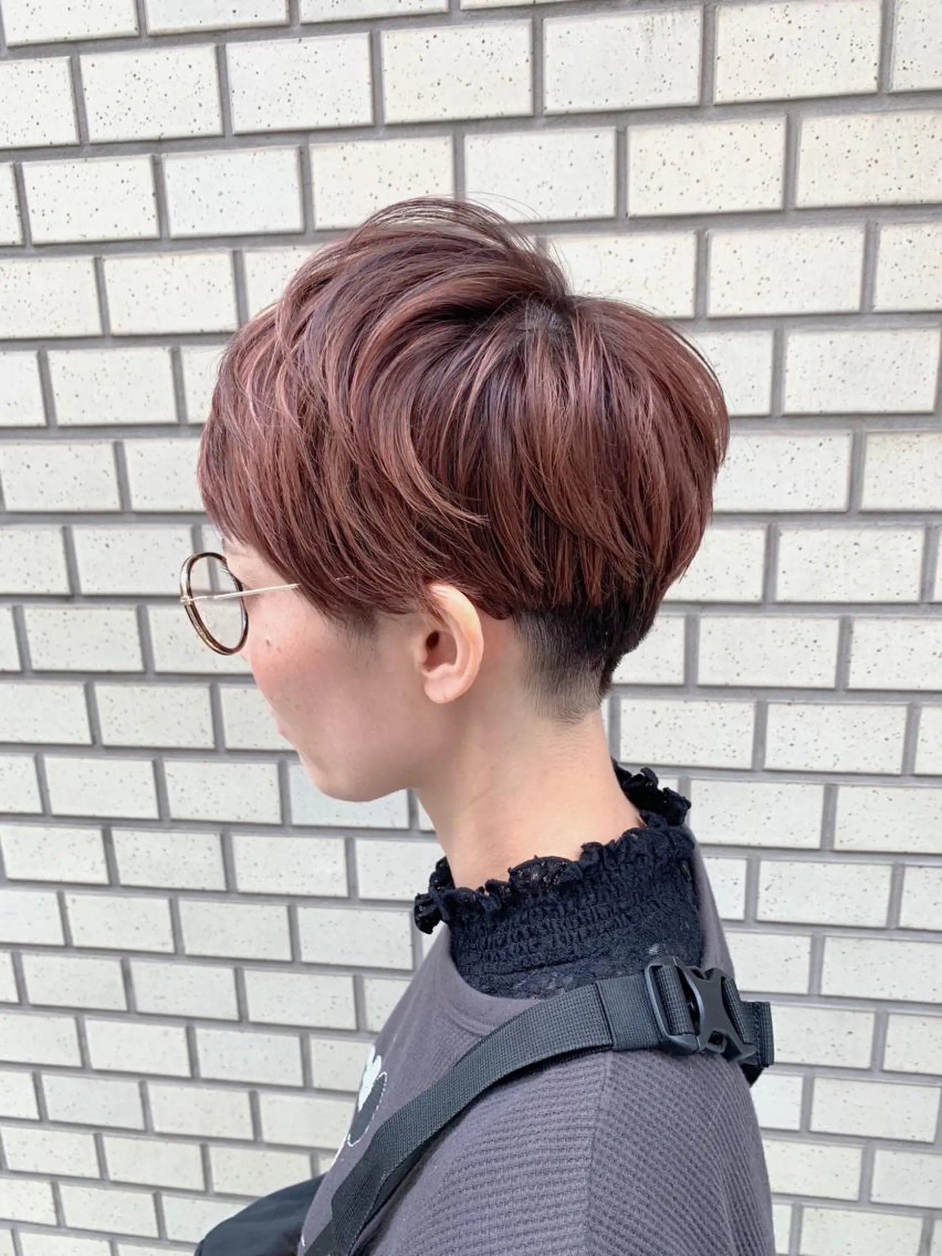 ショート カラー バレイヤージュ ハイライトカラー ハイライト レイヤーカット ショートヘア circus by KENJE 町田店のヘアスタイル