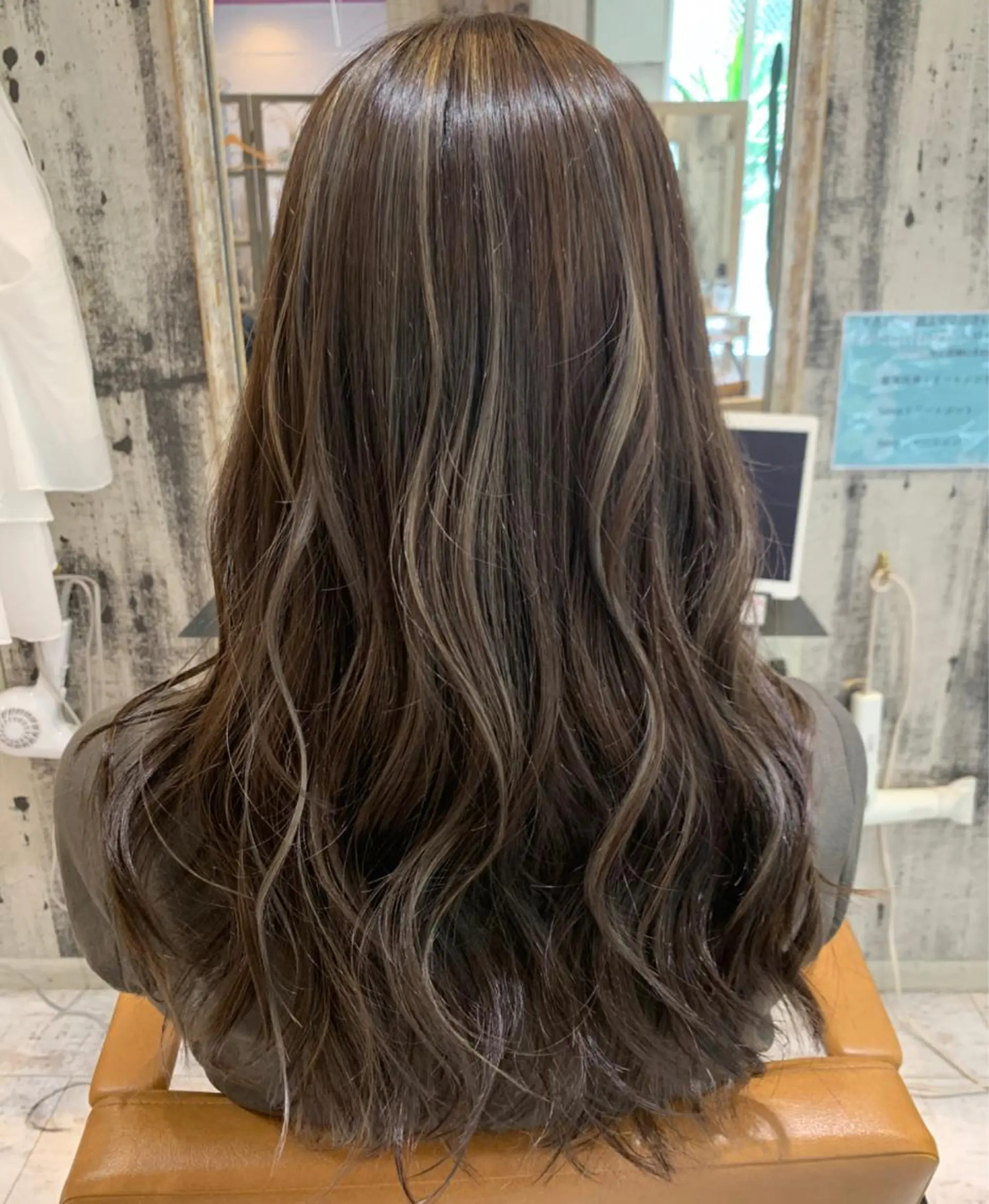 カラー ヤマダ サクラのヘアスタイル