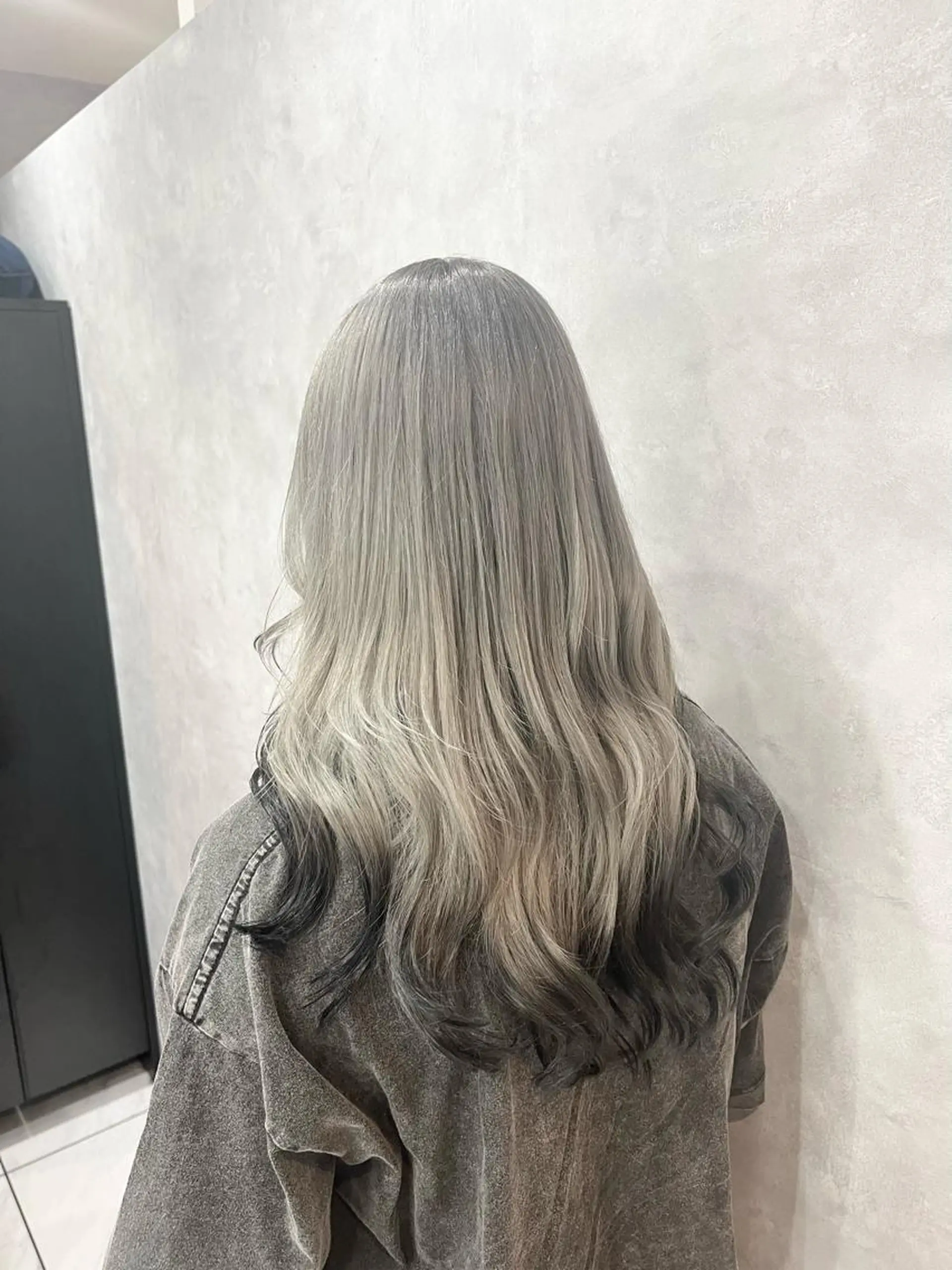 カラー SALOWIN栄 高須大貴のヘアスタイル