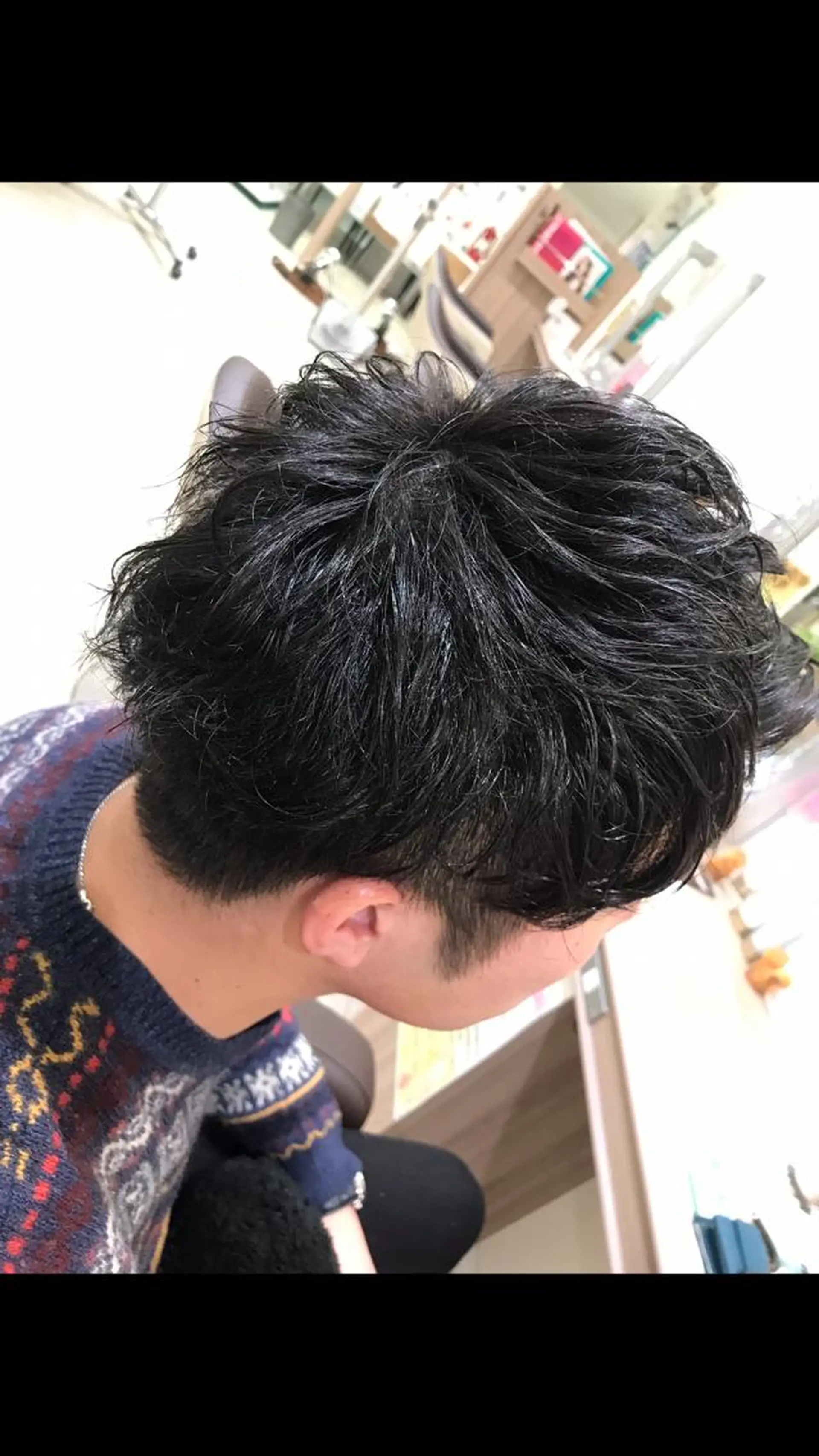 メンズ デザインカラー茅ヶ崎 オオタ カズキのヘアスタイル
