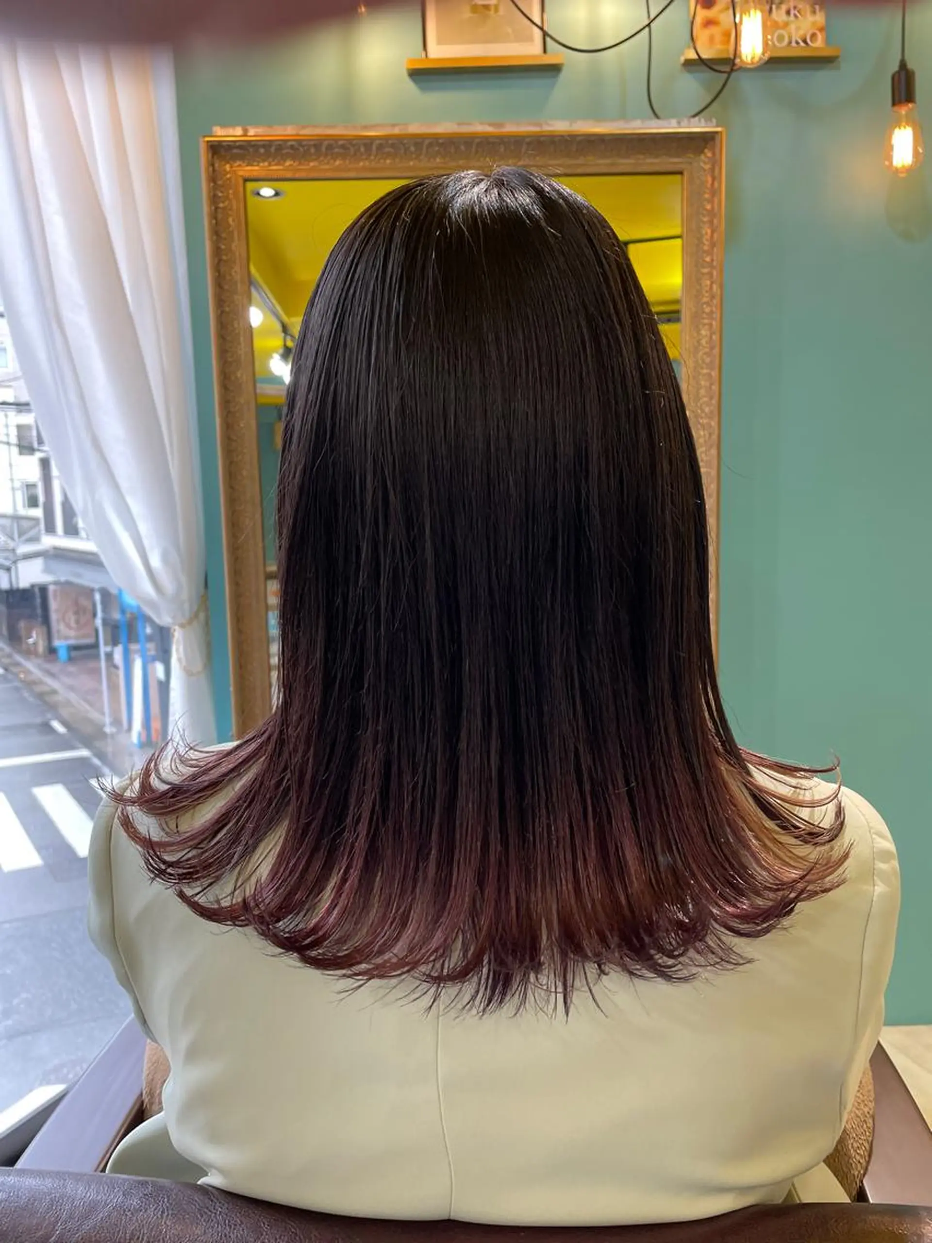 セミロング カラー 抜きっぱなしブロンド ブラウンカラー グラデーションカラー インナーカラー ヘアカラー トリートメント 末石 智のヘアスタイル
