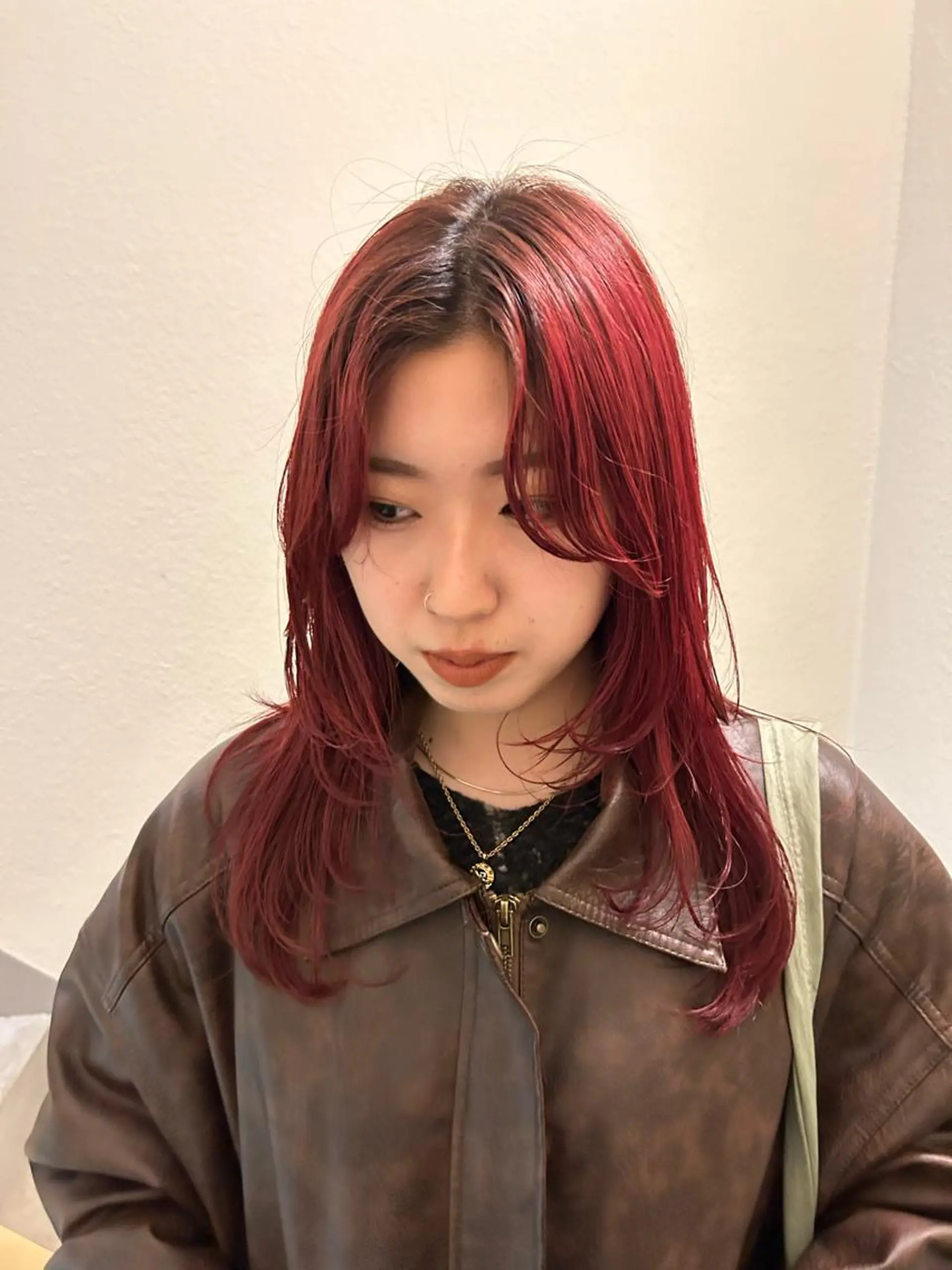 セミロング カラー 薄暮 マツイ　レンのヘアスタイル