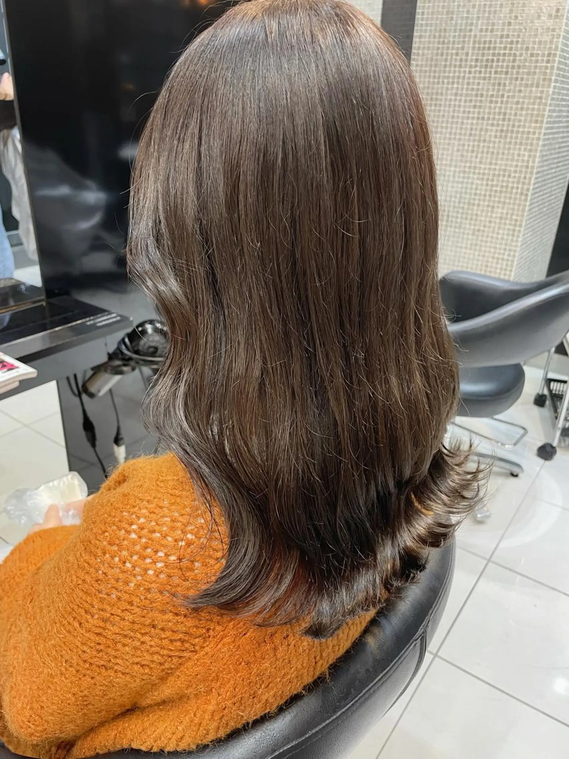 ミディアム カラー カット ヘアカラー 女性リピ90%🍨 🩷佐藤みずきのヘアスタイル