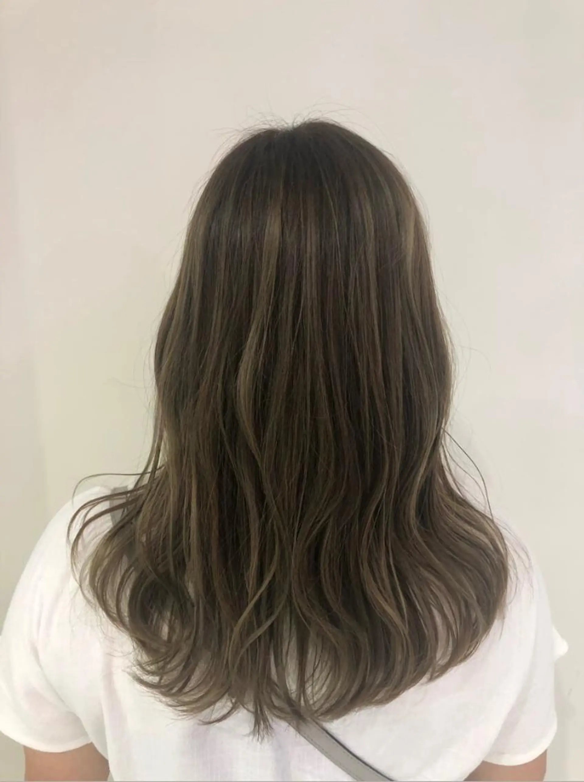 ロング ヘアカラー 末石 智のヘアスタイル