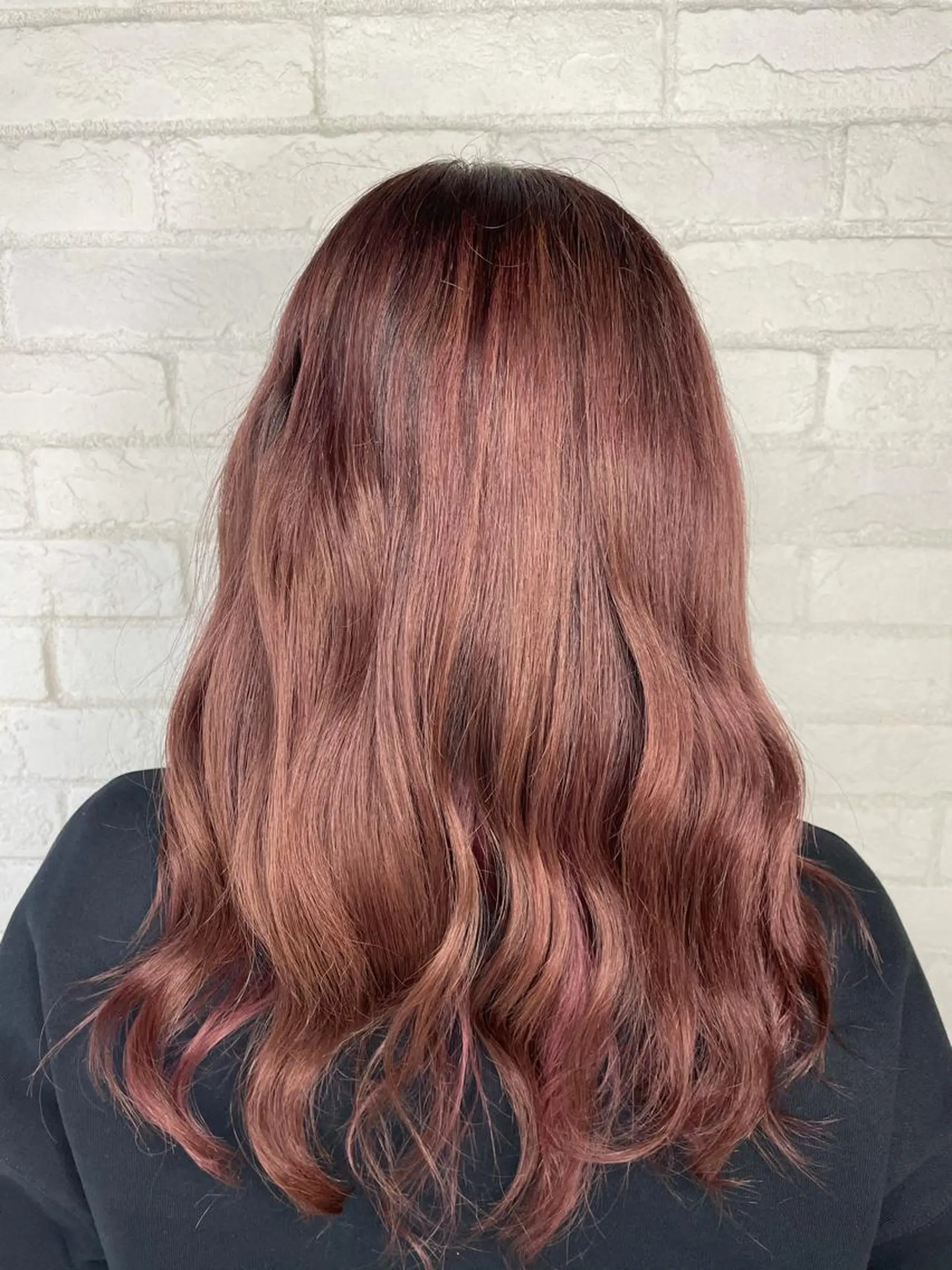 ロング カラー ヘアアレンジ レッドカラー deseo 透明色艶カラーツバサのヘアスタイル