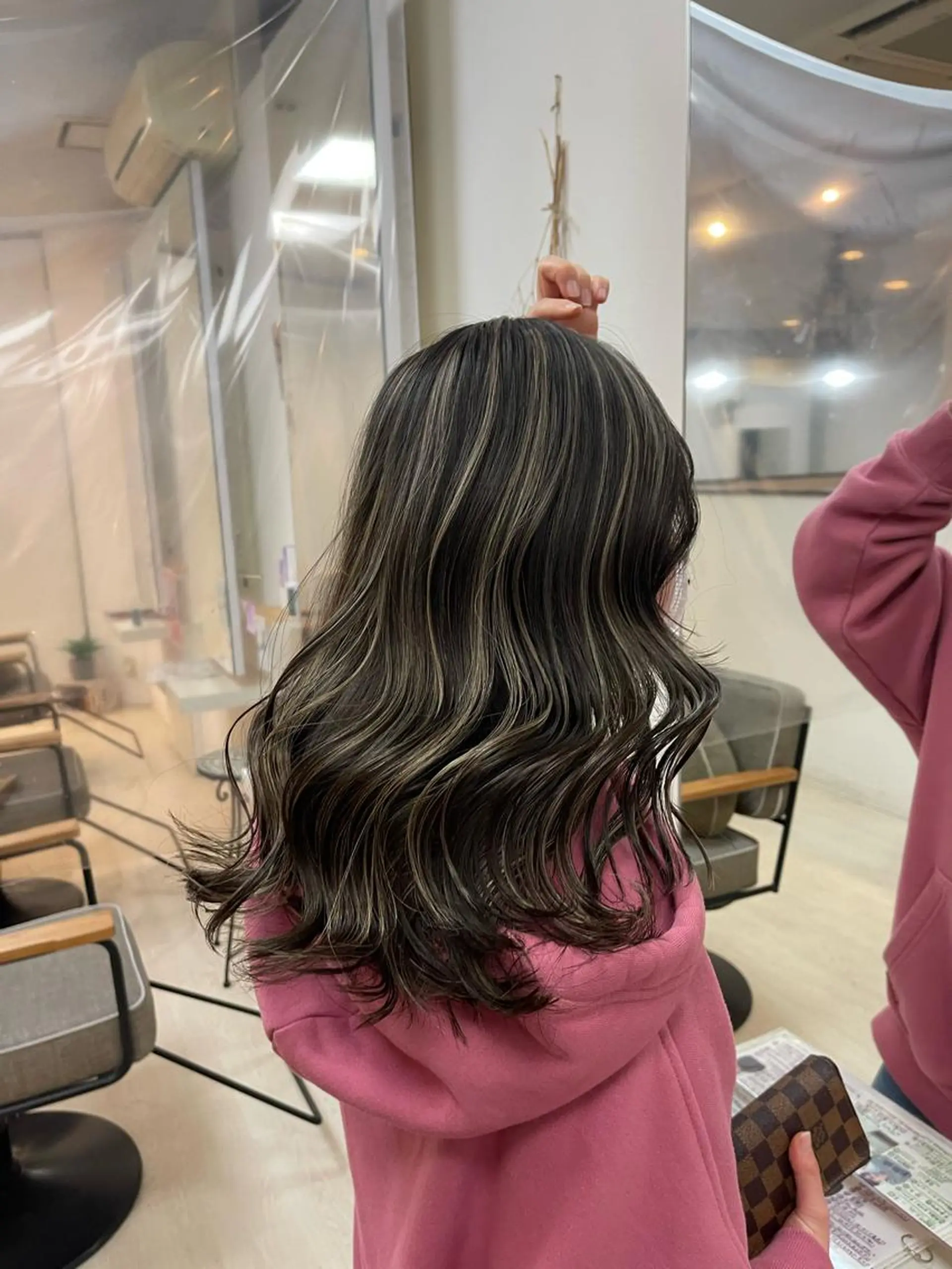 セミロング ハイライト 市村 香多のヘアスタイル