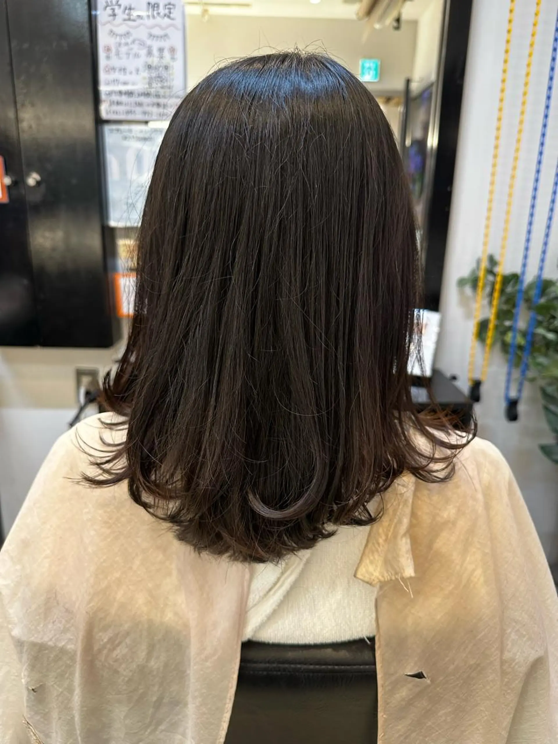 ミディアム レイヤーカット Flor 上大岡 🌱山本一葉🌱のヘアスタイル