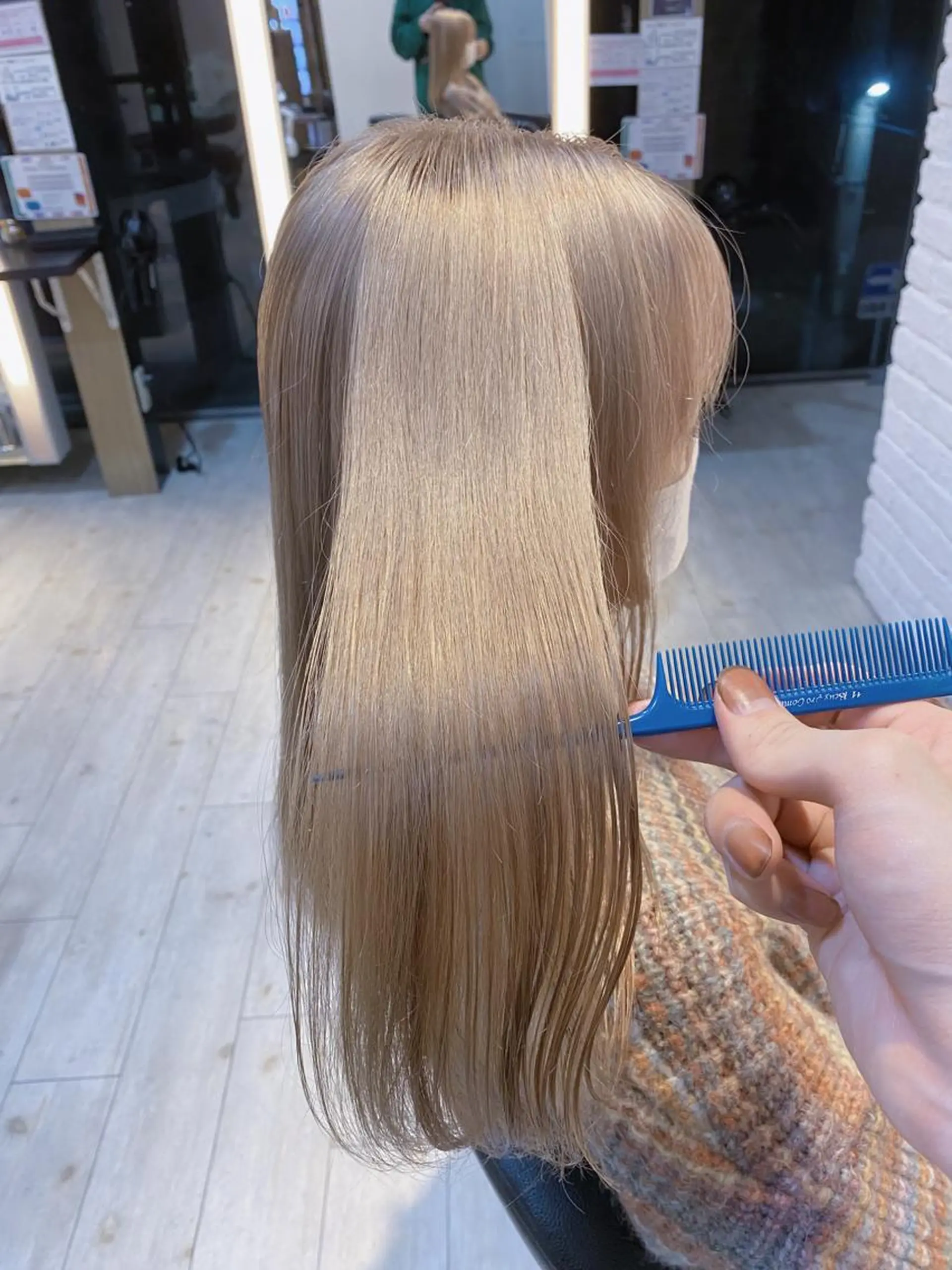 セミロング カラー グレージュ ミルクティーグレージュ カット ヘアカラー トリートメント 鈴木/ニュアンス パーマ/メンズのヘアスタイル