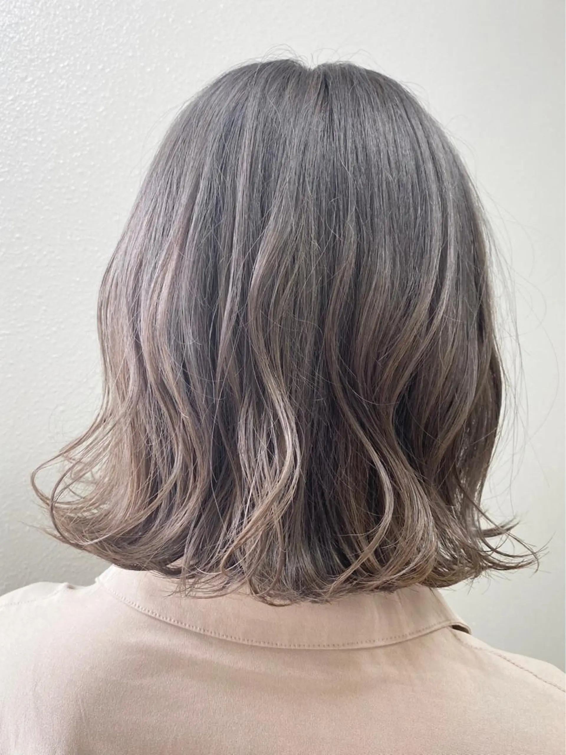 ミディアム パーマ ヘアアレンジ キッズ ネイル マツエク・マツパ 女性専用サロン梅田 髪質改善カラーakiのヘアスタイル