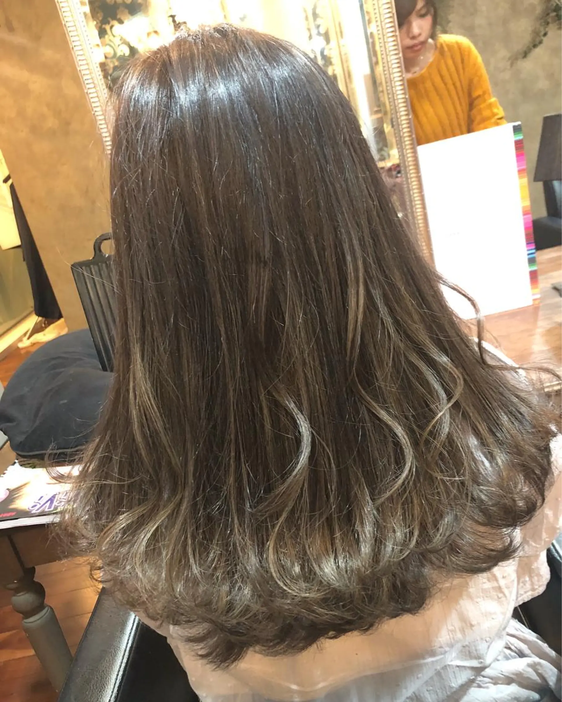 ロング カラー ヘアアレンジ ベージュカラー 透明感カラー ハイライトカラー ハイライト カット ヘアカラー 吉本 yoshimotoのヘアスタイル