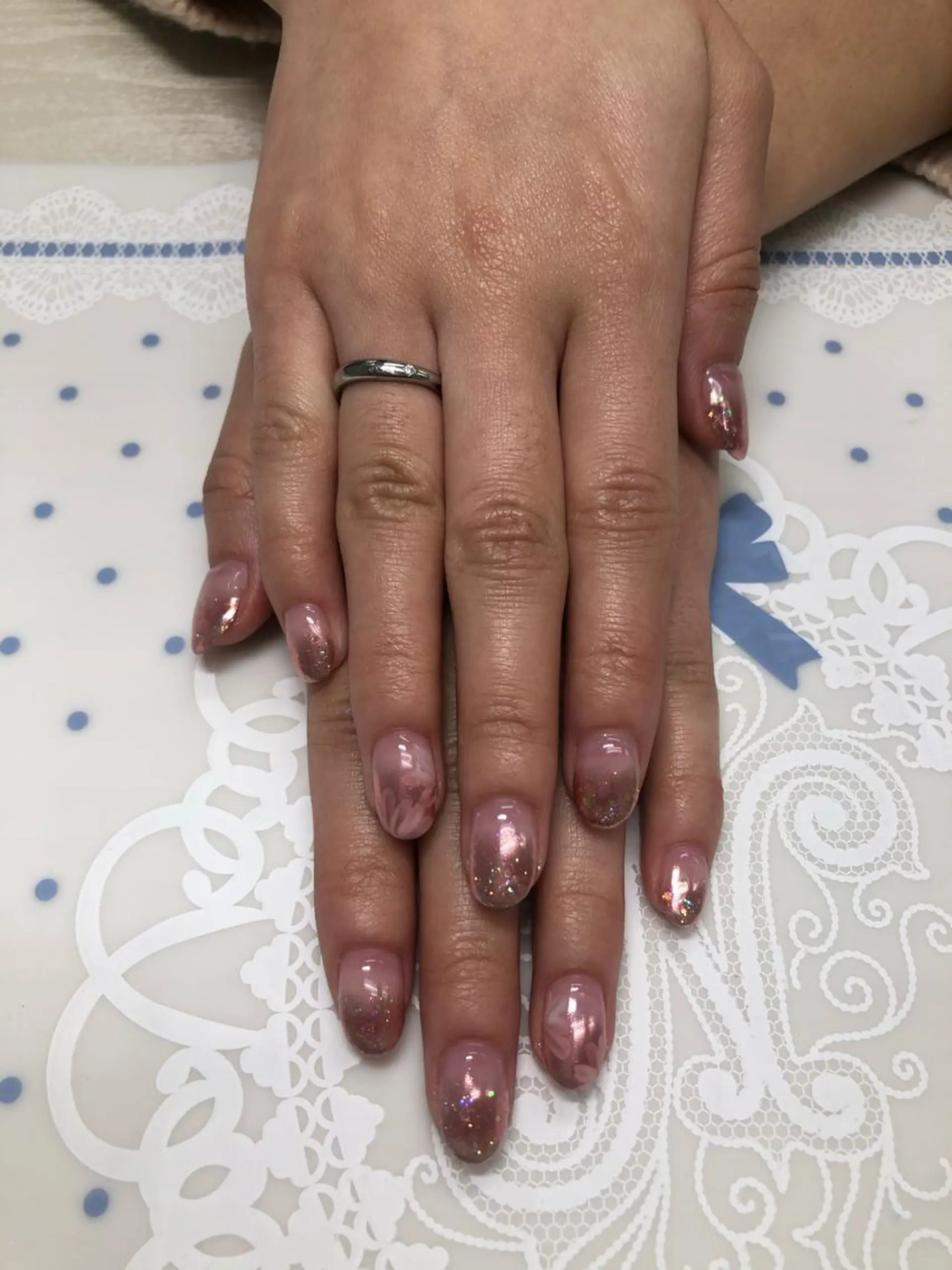 ネイル グラデーション ミラーネイル 吉野✨ ネイルデザイナー✨のネイルデザイン