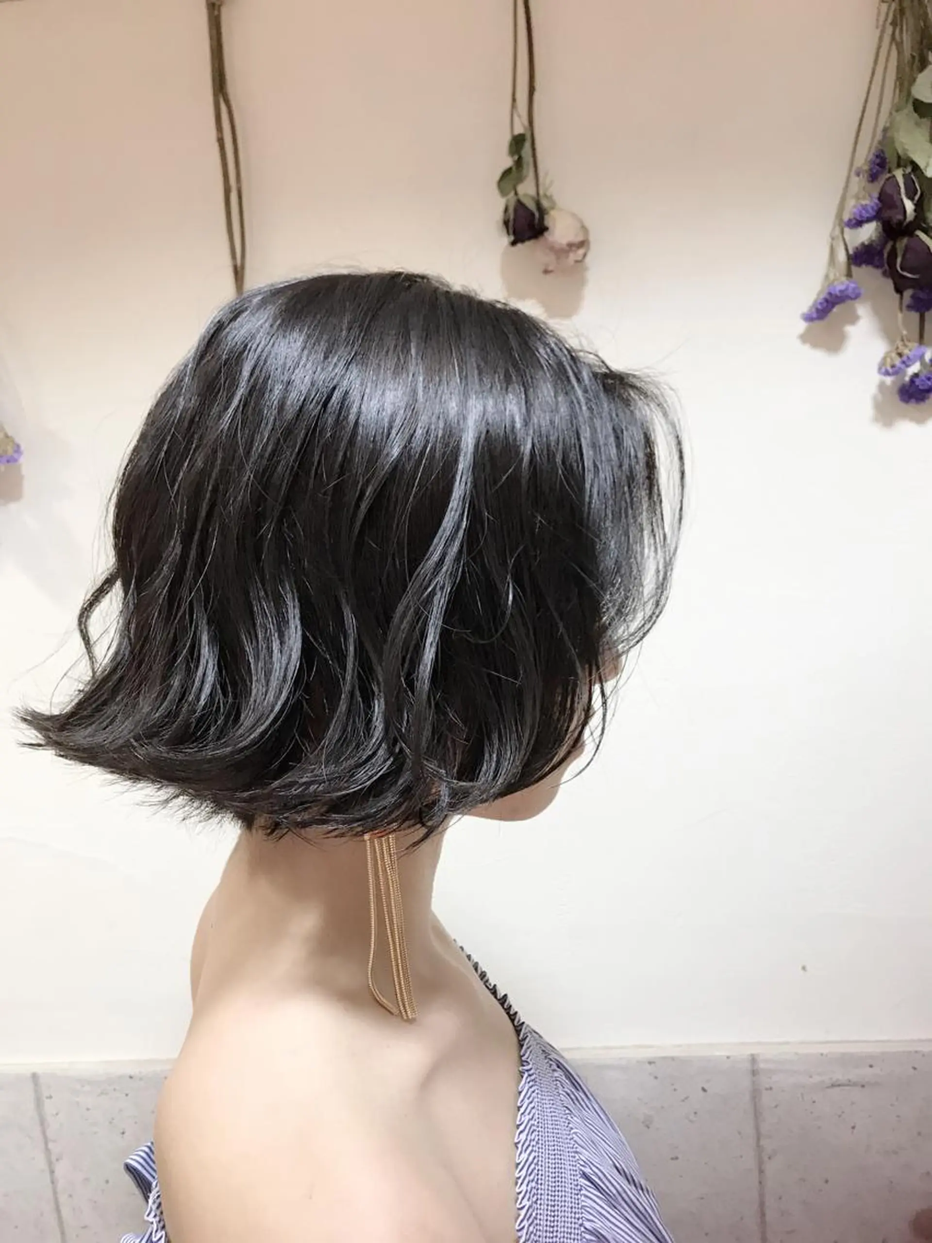 ショート カラー ボブ 🪐脱白髪染め 🪐松尾菜々美のヘアスタイル