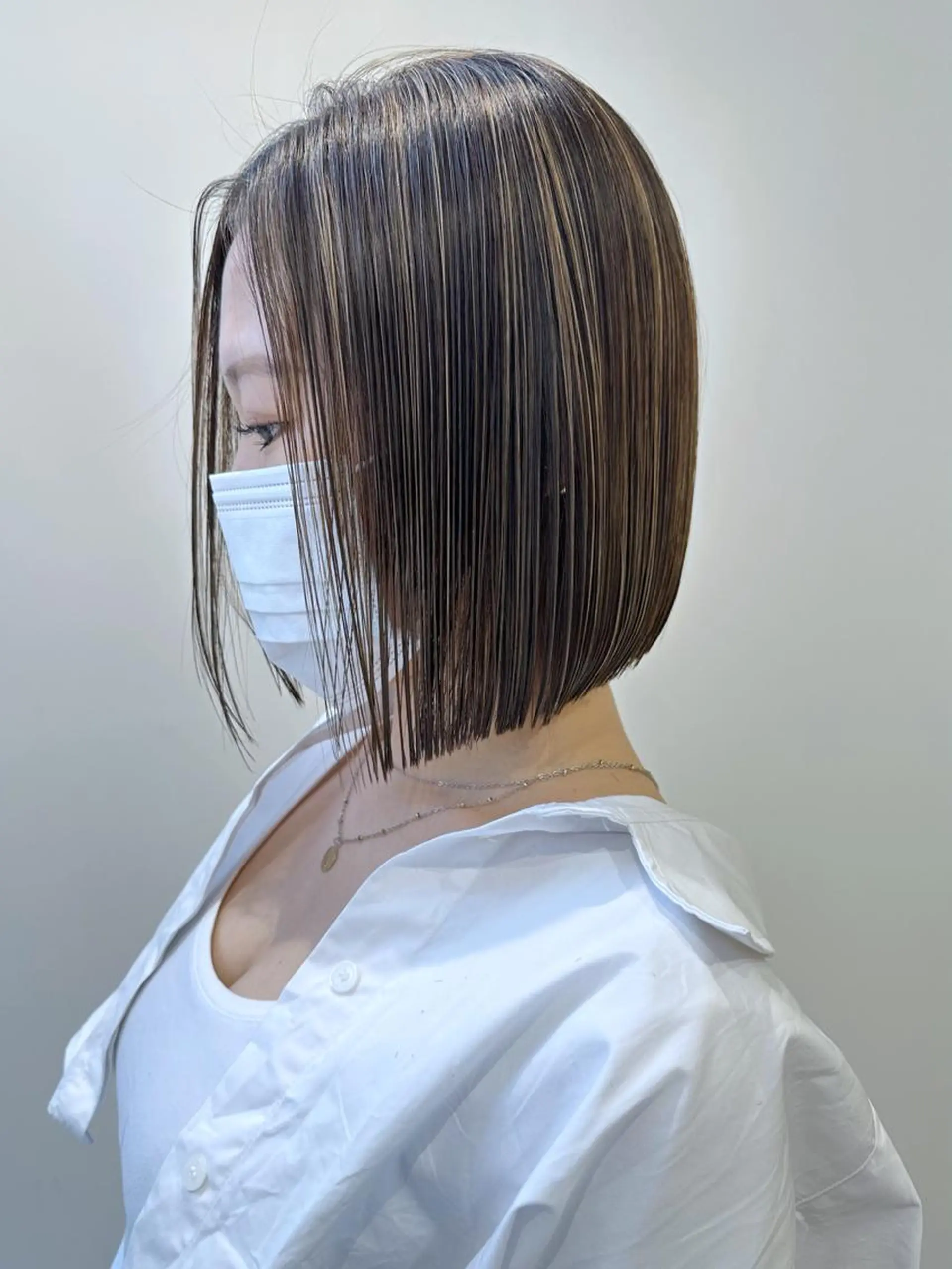 ショート カラー 小顔レイヤー/ ベージュ🤍Rieのヘアスタイル