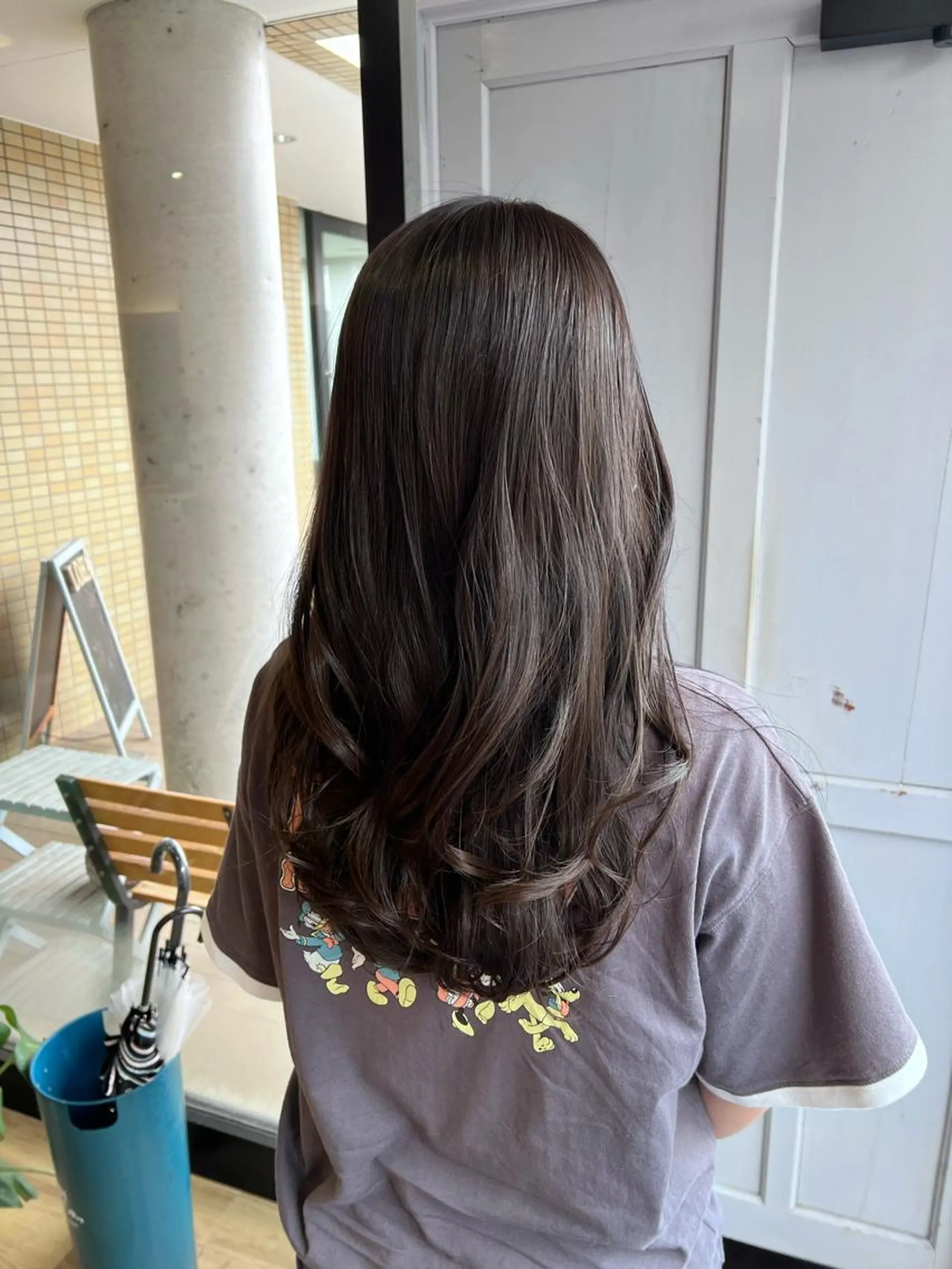 ロング カラー グレージュ ラベンダーカラー ラベンダーグレージュ ラベンダーグレー ヘアカラー トリートメント ツキダテ ユイのヘアスタイル
