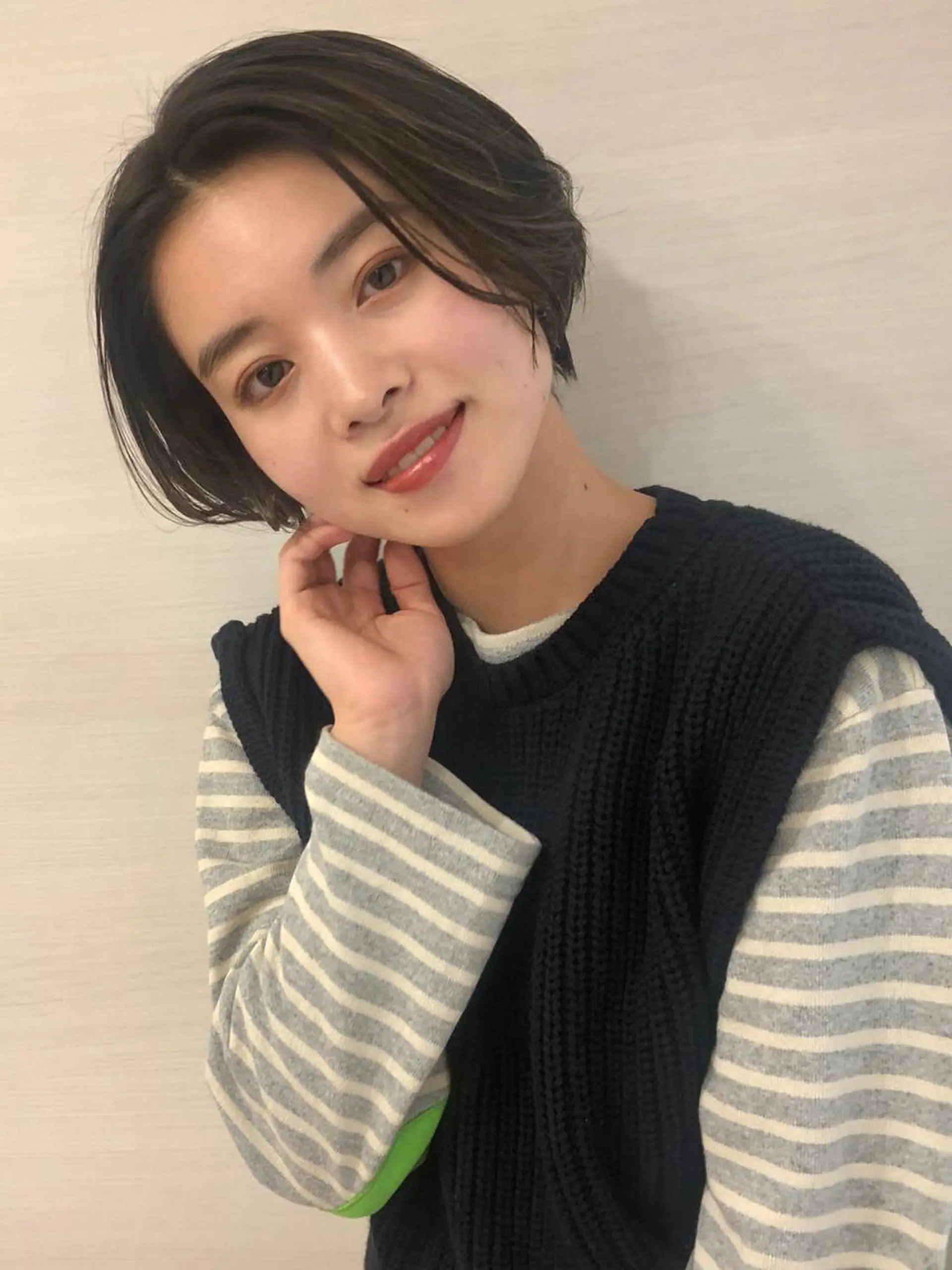 ショート カラー イルミナカラー カット ヘアカラー トリートメント 貴方に似合うを見つけ ます🌱市川リョウカのヘアスタイル