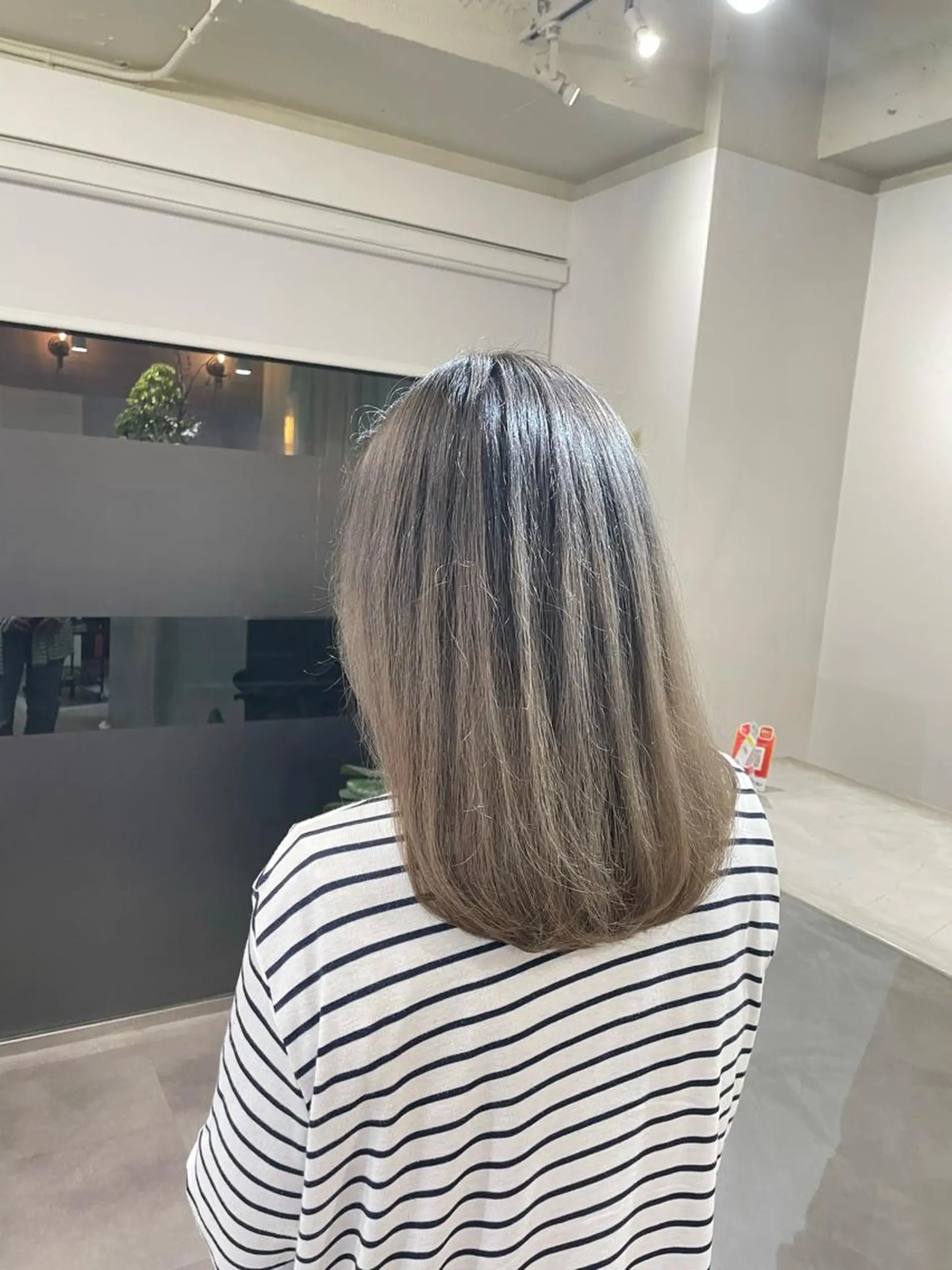 ロング カラー バレイヤージュ レイヤーカット ヘアカラー monami 山本華菜のヘアスタイル