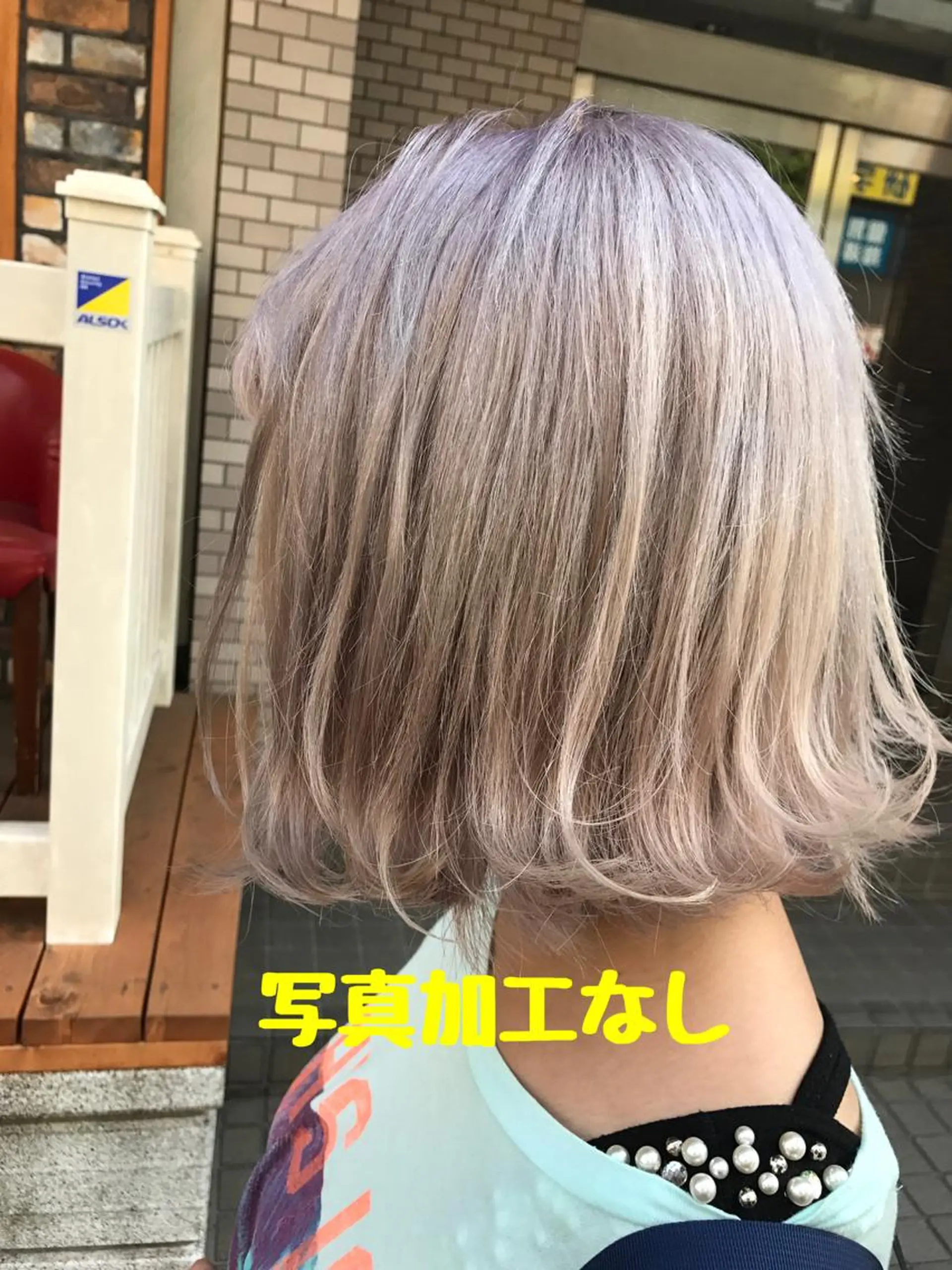 ミディアム カラー ベージュカラー ホワイトベージュ 平尾 拓也のヘアスタイル