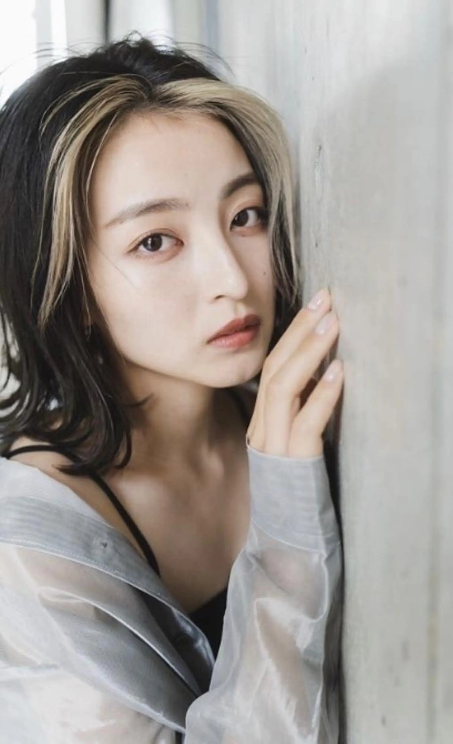 ミディアム カット ヘアカラー 透け感×顔まわり デザイン✂︎吉田のヘアスタイル