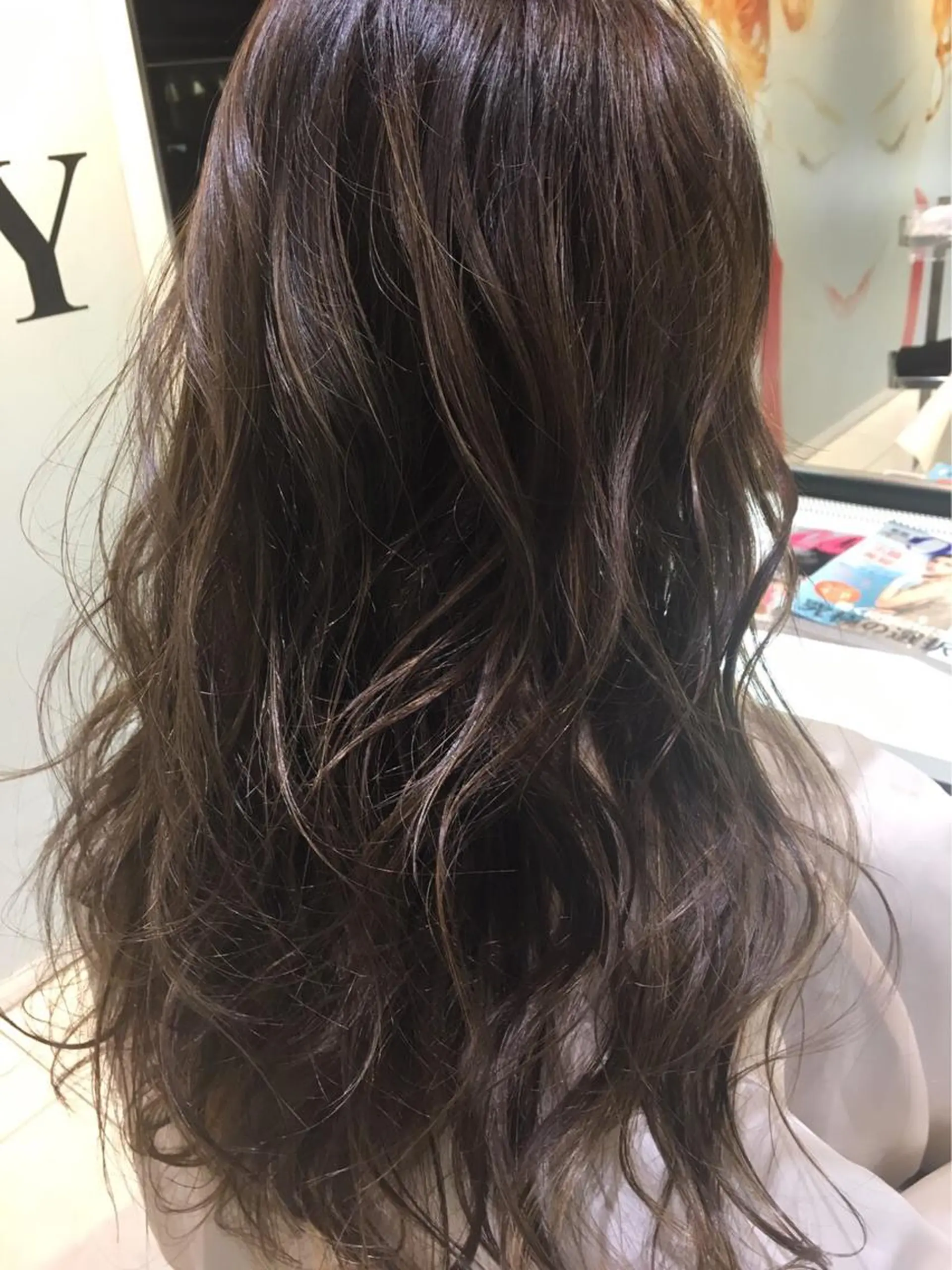 セミロング 艶髪 森田/嵩士のヘアスタイル