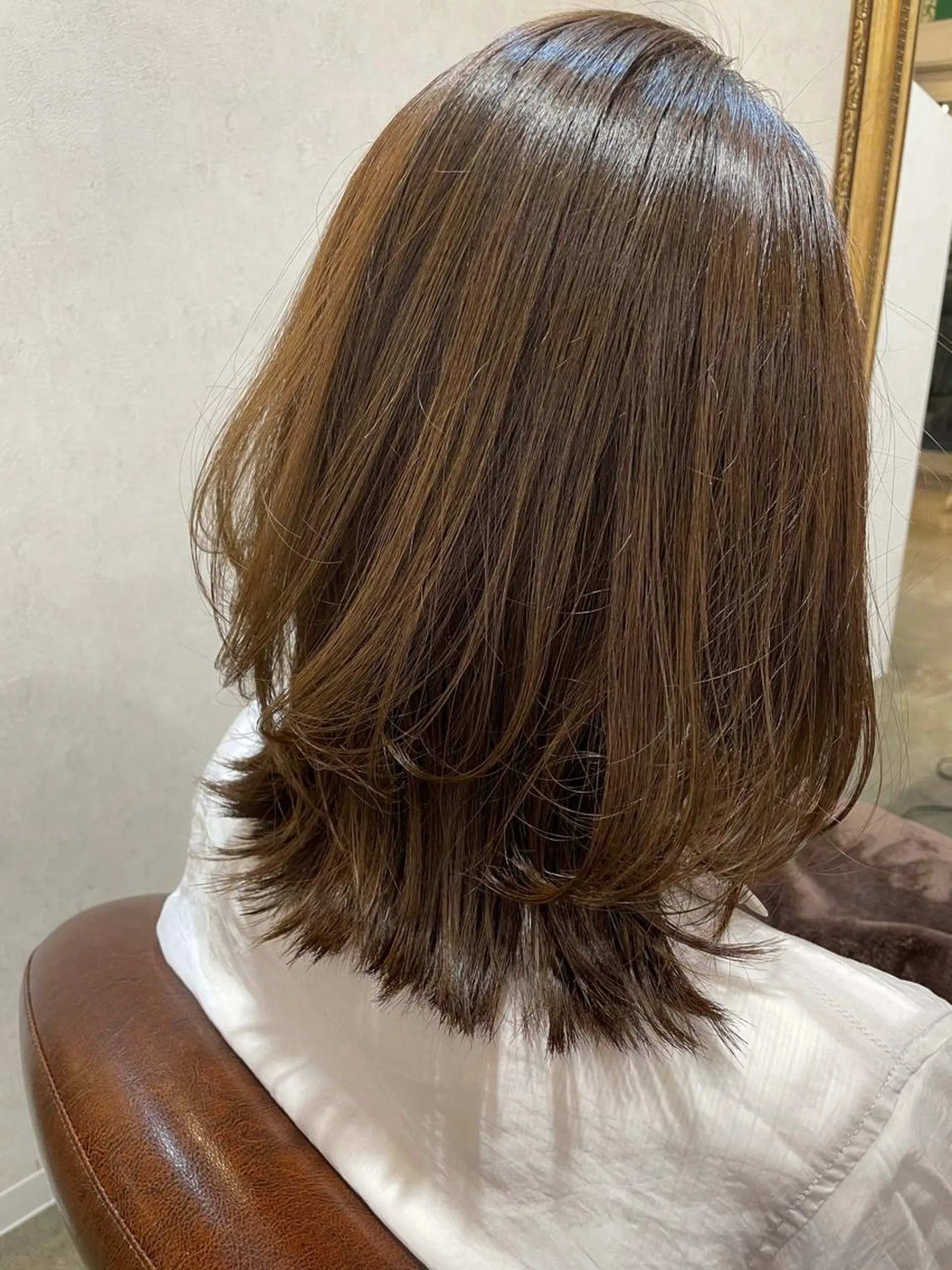 ミディアム 外ハネヘア カット ヘアカラー トリートメント 透明感カラー💎 AYAのヘアスタイル
