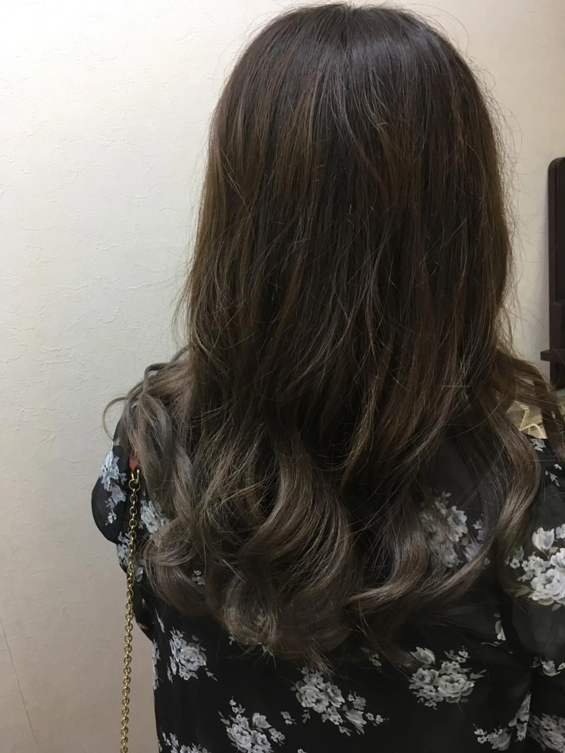 セミロング ロング カラー グラデーションカラー 髪質改善 中川　翔のヘアスタイル