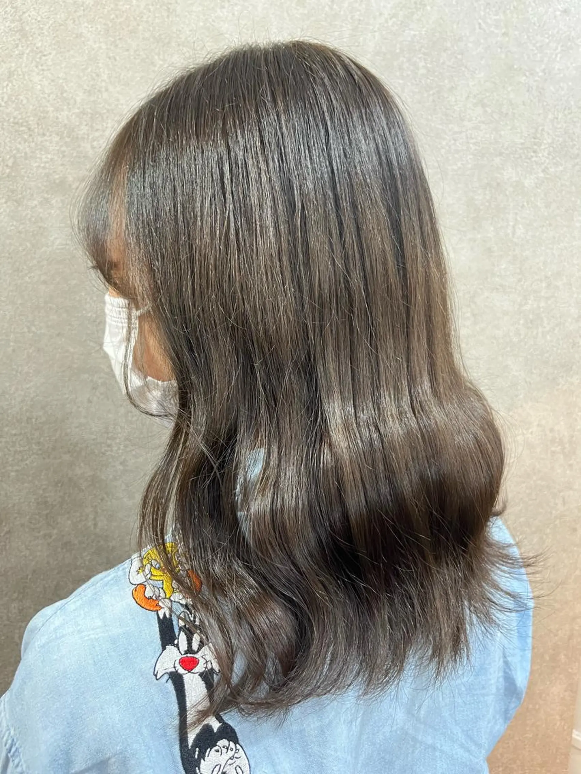 セミロング カラー 山口 詩織のヘアスタイル