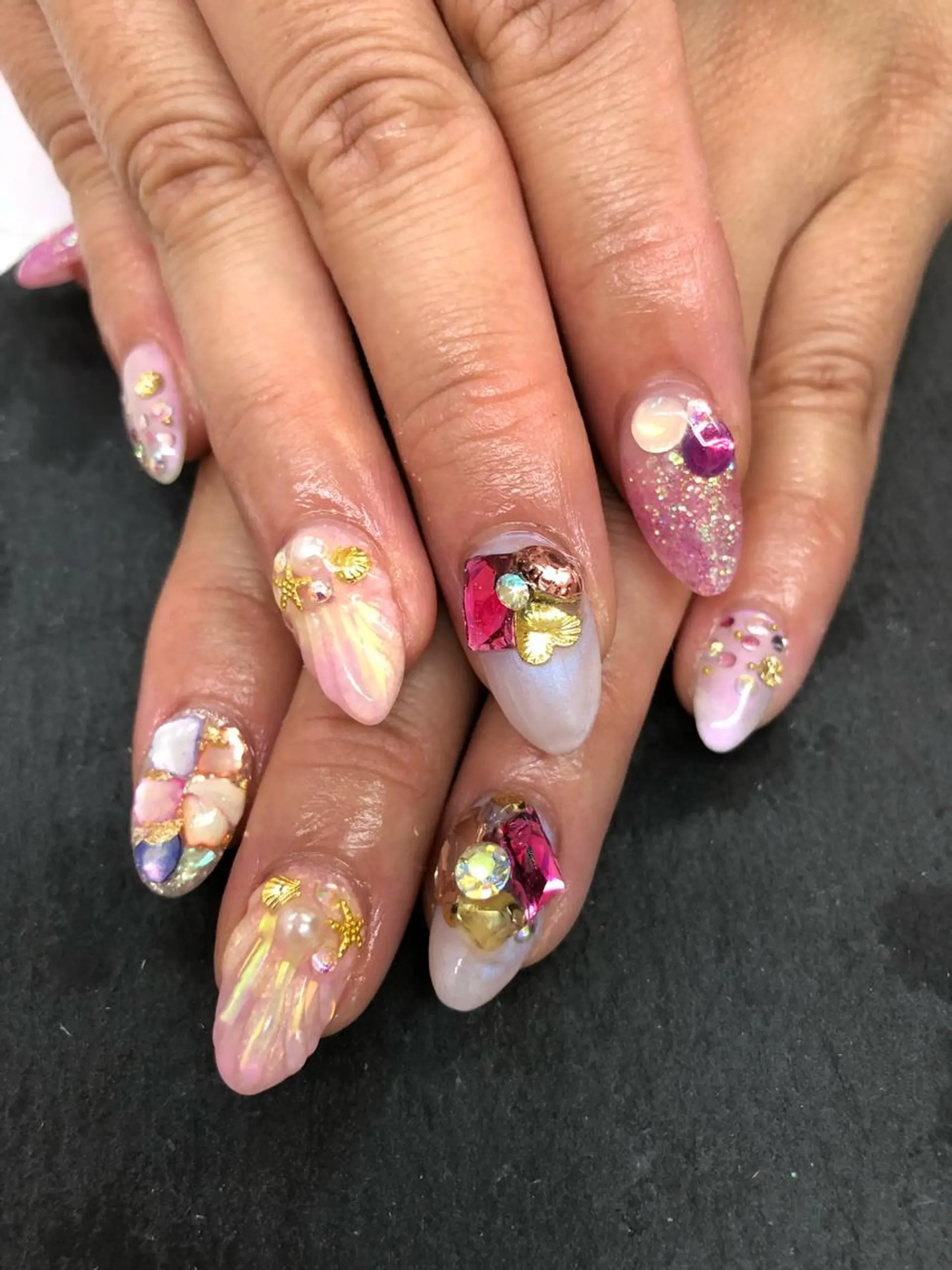 ネイル アートネイル ストーンネイル esNail&eye イーズネイル＆アイのネイルデザイン