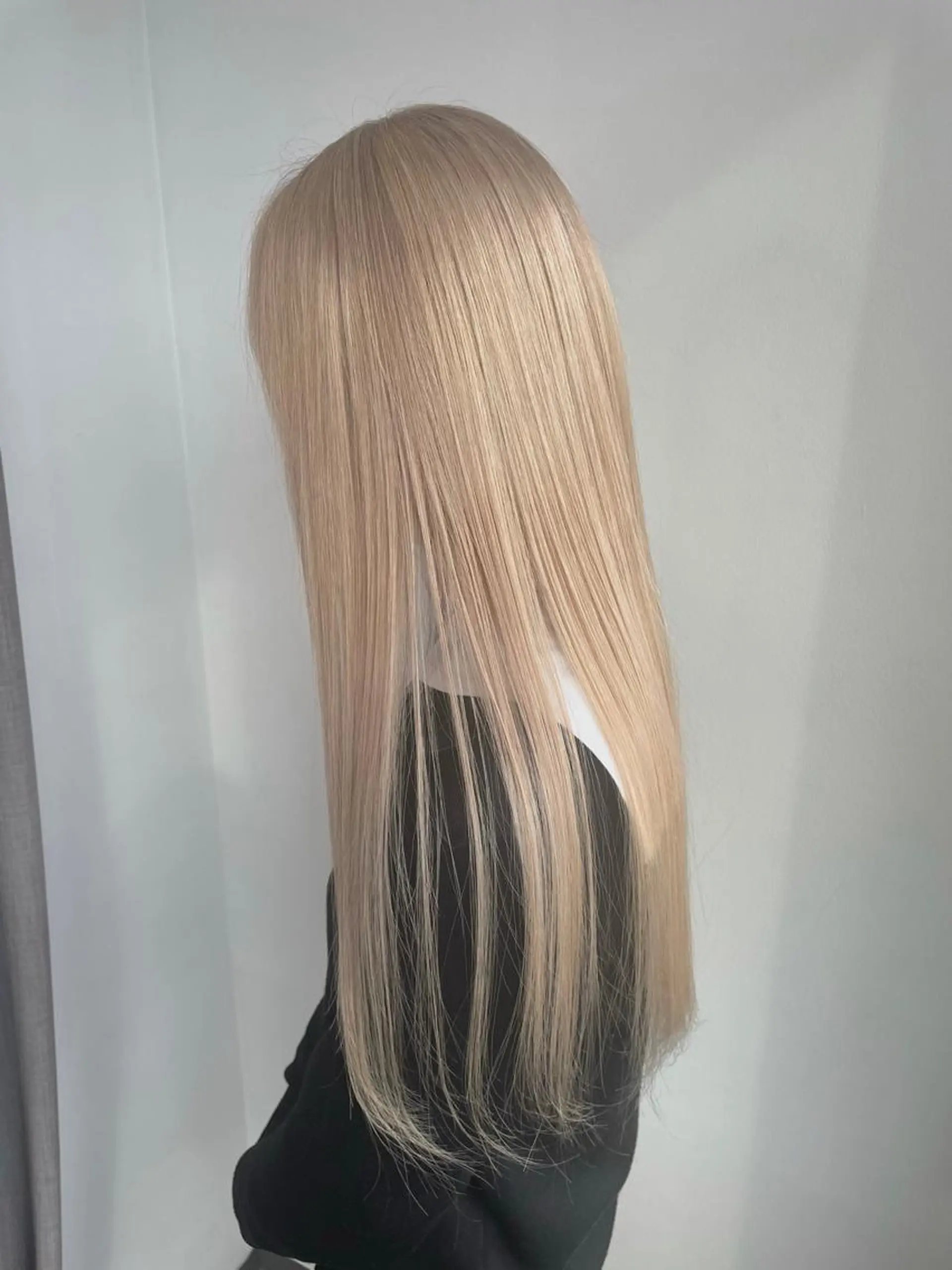 ロング カラー ベージュカラー ホワイトベージュ ✅ケアブリーチ✅ トヨオカ ノブヒデのヘアスタイル