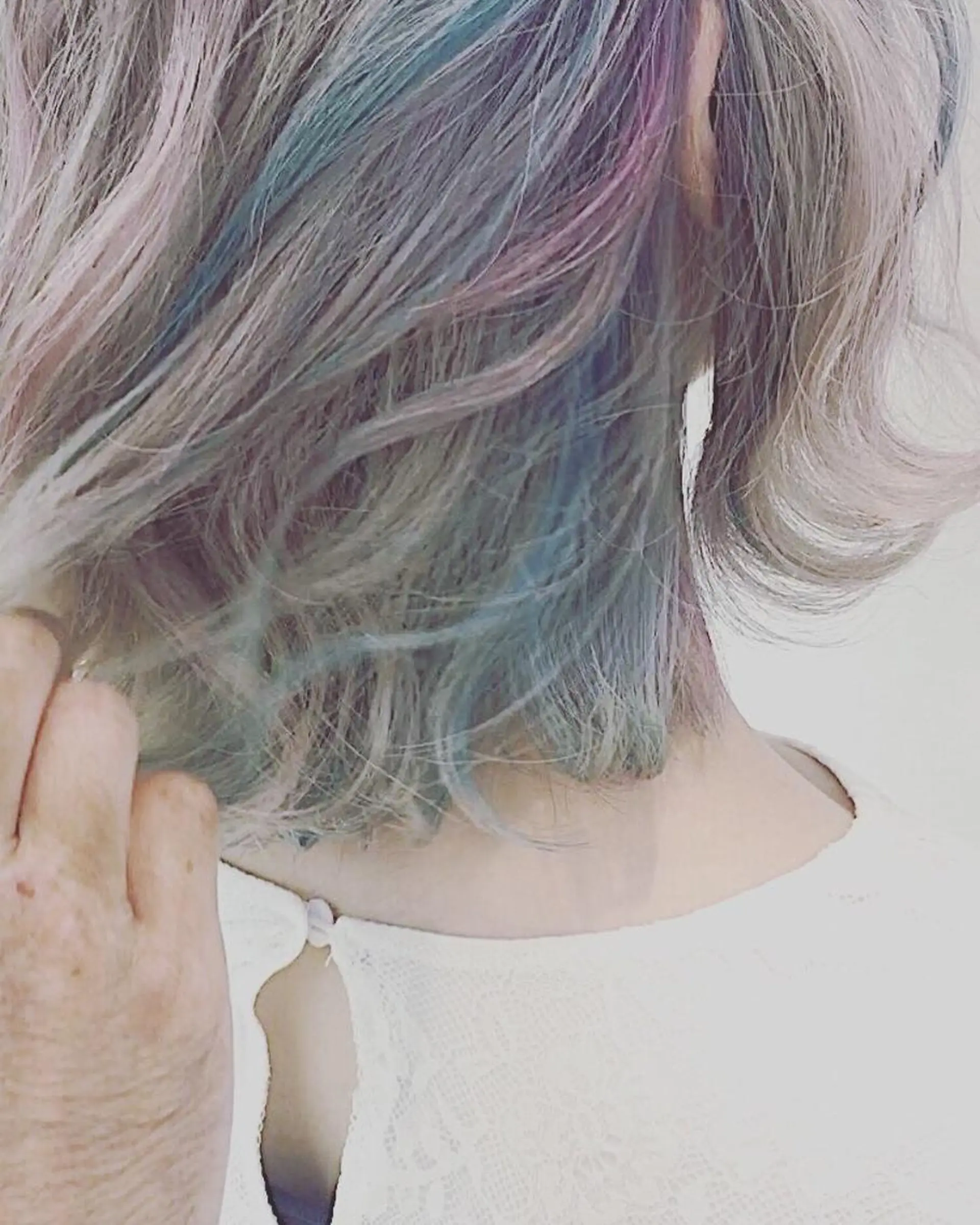 ミディアム カラー ユニコーンカラー 渡邊 唯のヘアスタイル