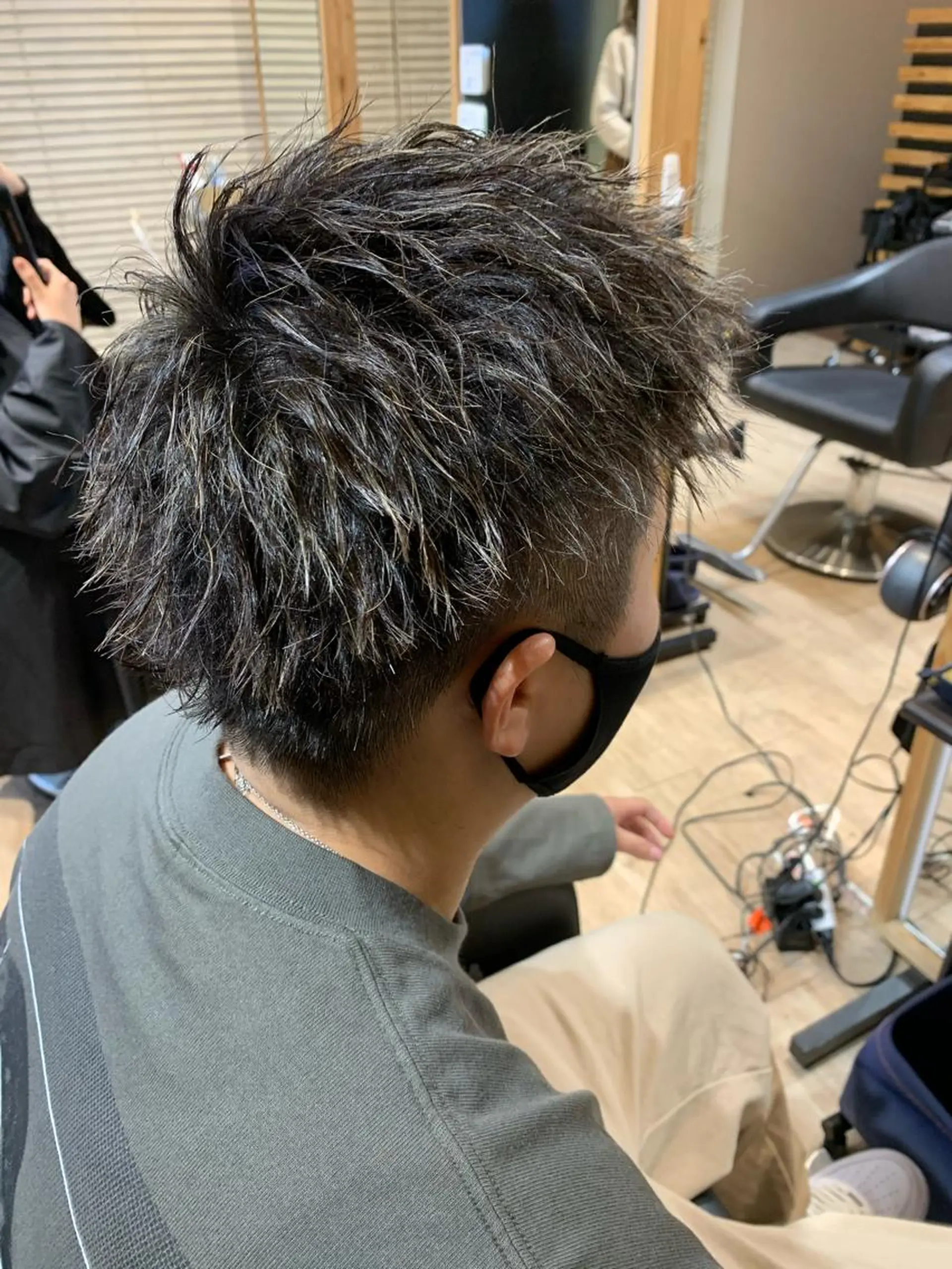 ショート カラー メンズ メンズハイライト メンズメッシュ ハイライトカラー メッシュ ハイライト カット ヘアカラー 大久保 隆蔵のヘアスタイル