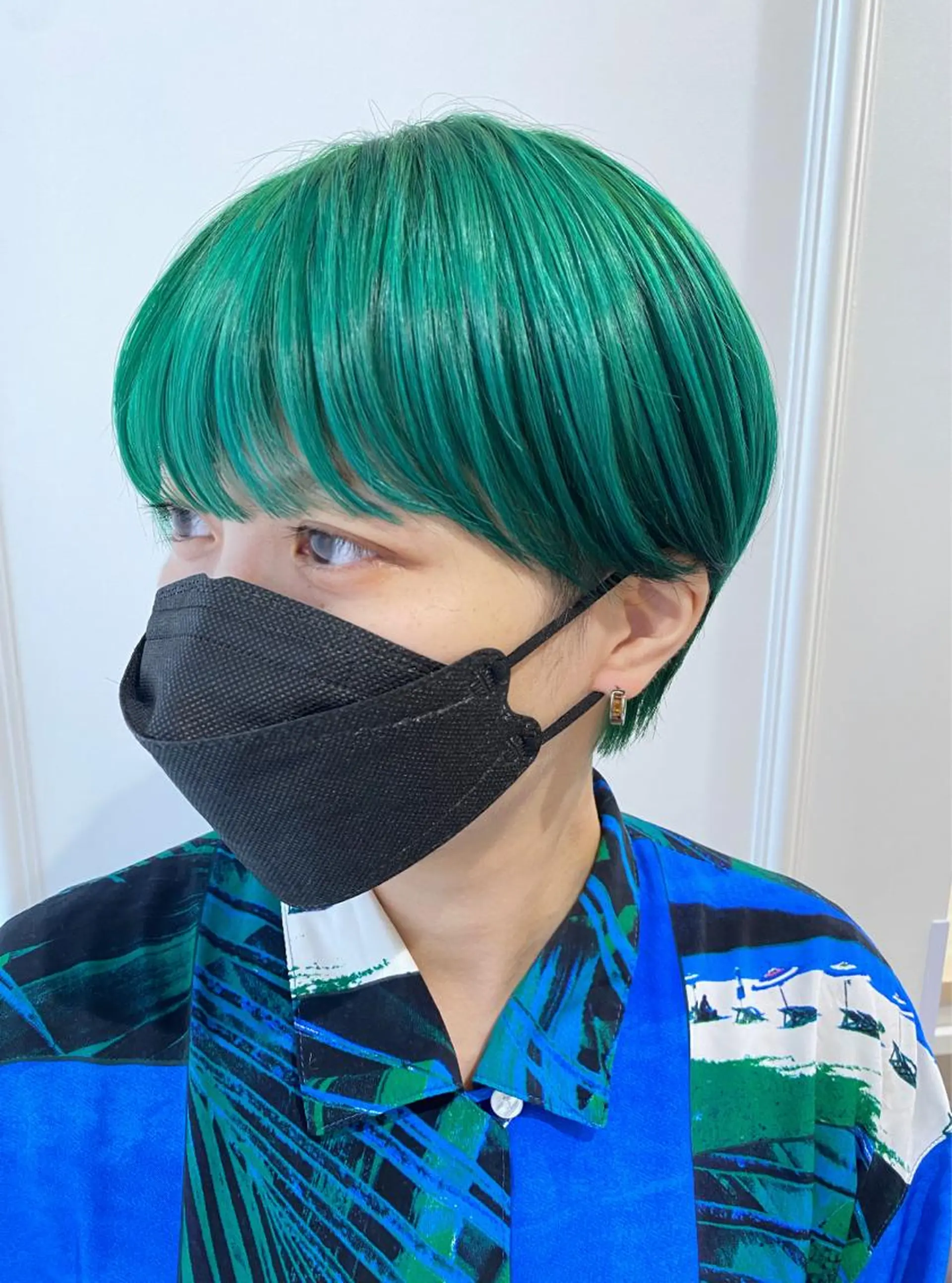 ショート カラー ブリーチ 小顔レイヤー/ ベージュ🤍Rieのヘアスタイル