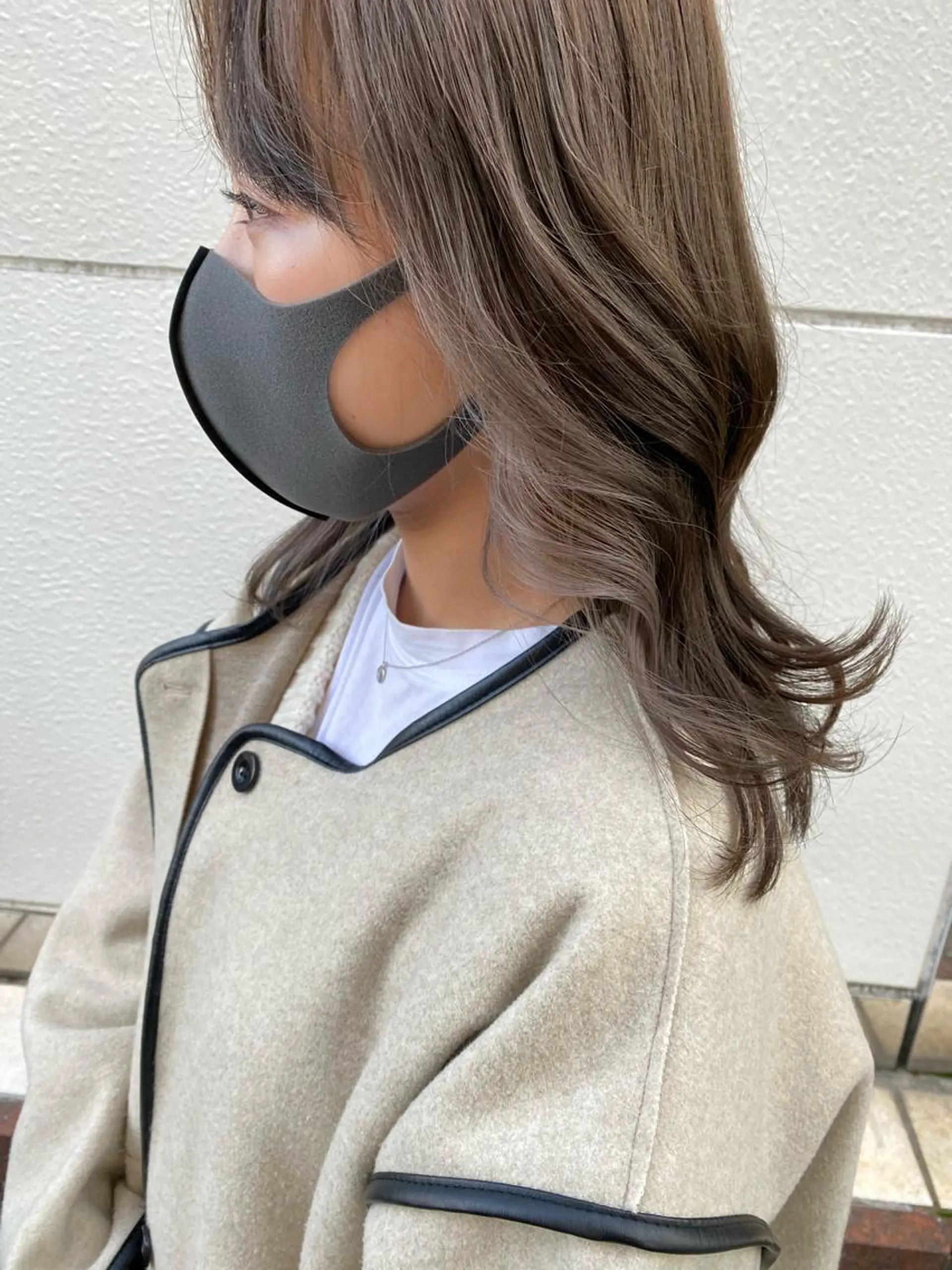 セミロング カラー イヤリングカラー グレージュ ｲﾁｶﾜ ﾐｵ/ minim hairのヘアスタイル