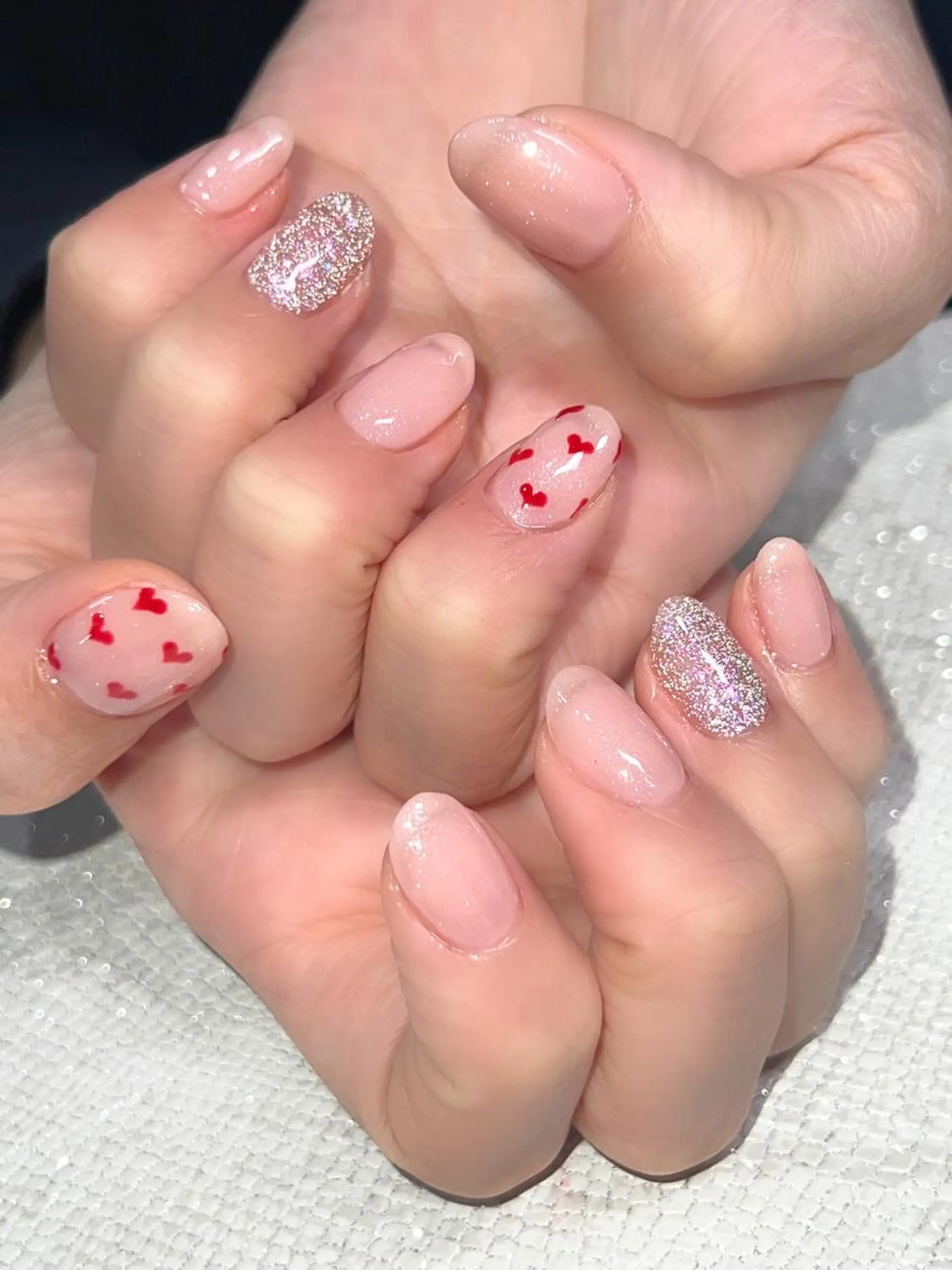 ネイル フラッシュネイル ハート ピンク バレンタイン Mizuliネイル 眉毛メイクのサロンのネイルデザイン