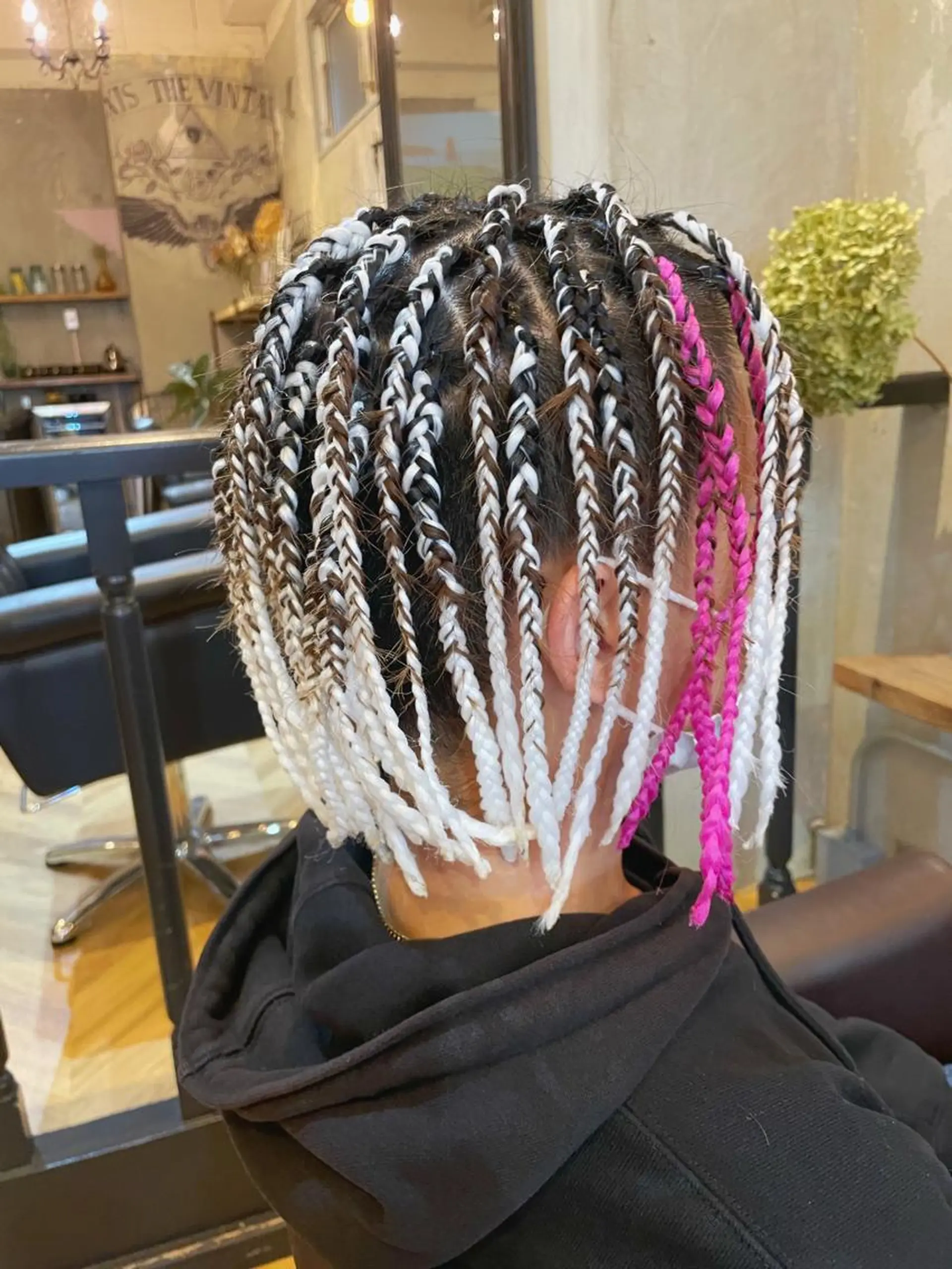 セミロング カラー ヘアアレンジ メンズ シールエクステ メンズブリーチ メンズハイライト メンズハイトーン メンズインナーカラー エクステ指名No.1 【店長】橘田のヘアスタイル