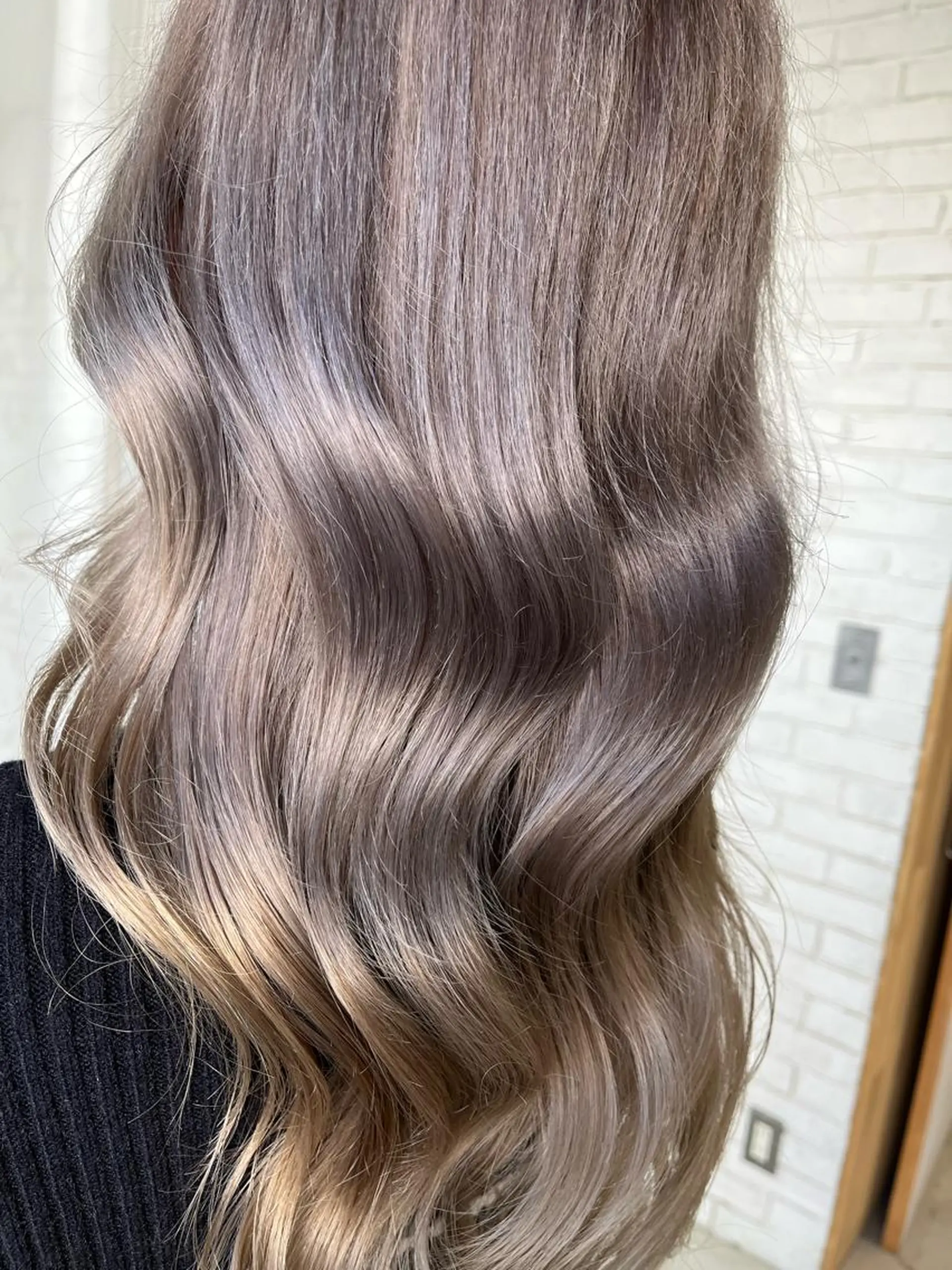 ロング ヘアカラー トリートメント u n aのヘアスタイル