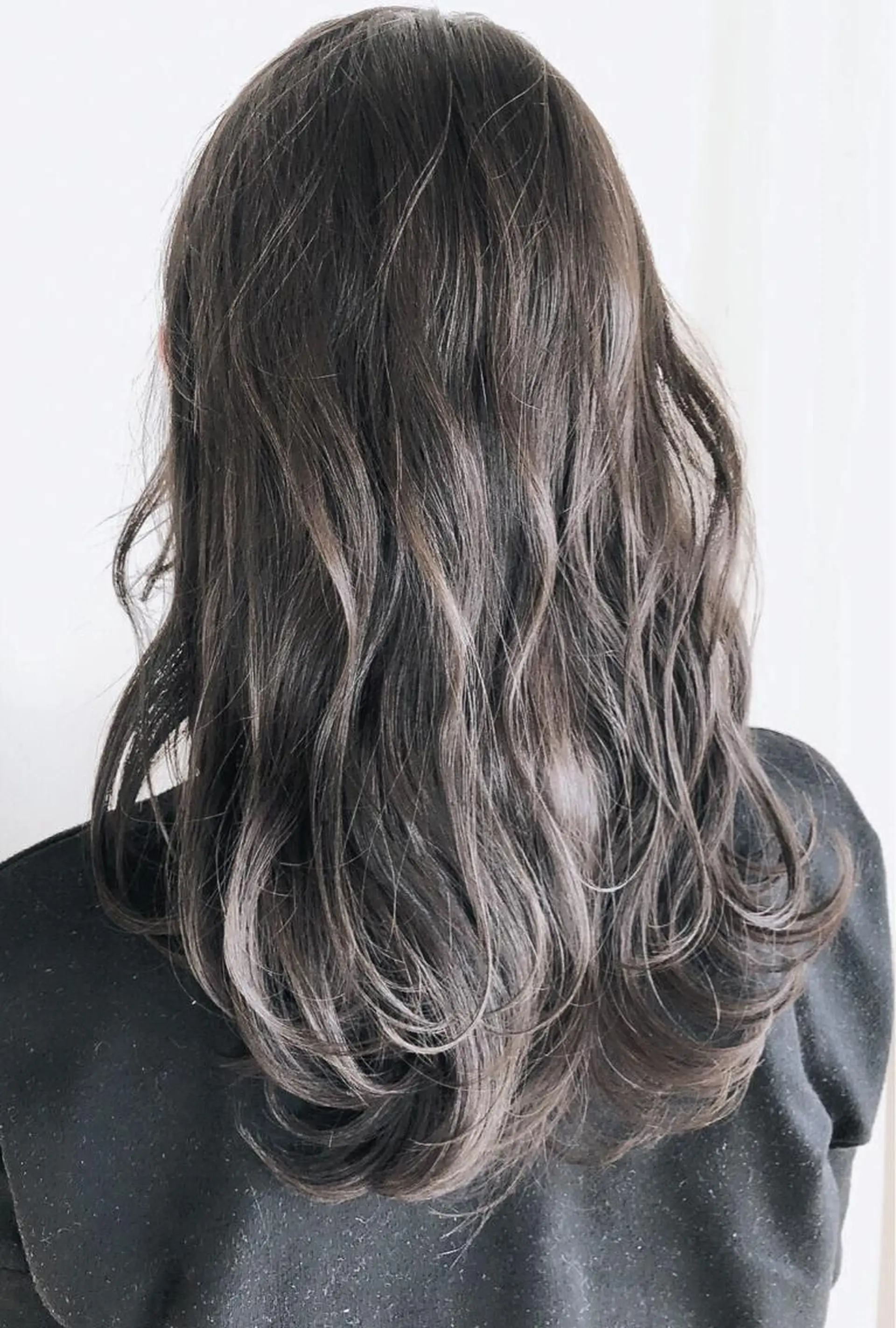 セミロング カラー パーマ ヘアアレンジ キッズ ネイル マツエク・マツパ アッシュ アッシュグレー アッシュグレージュ バレイヤージュ グラデーションカラー カット ヘアカラー 縮毛矯正 竹内ケンゴ🇰🇷 EIGHT藤沢のヘアスタイル