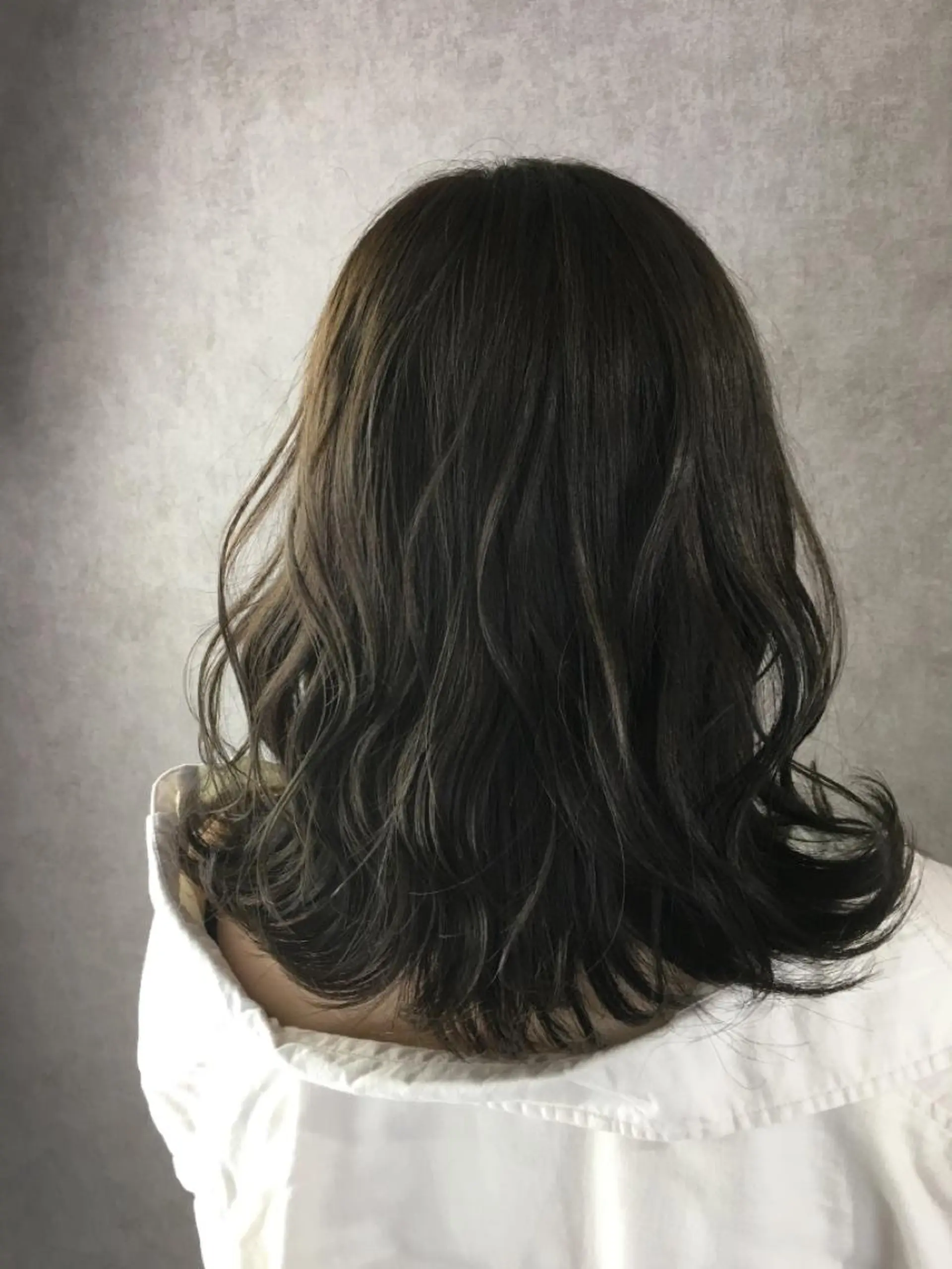 セミロング カラー ツイストスパイラル パーマ✂︎ KYOUのヘアスタイル