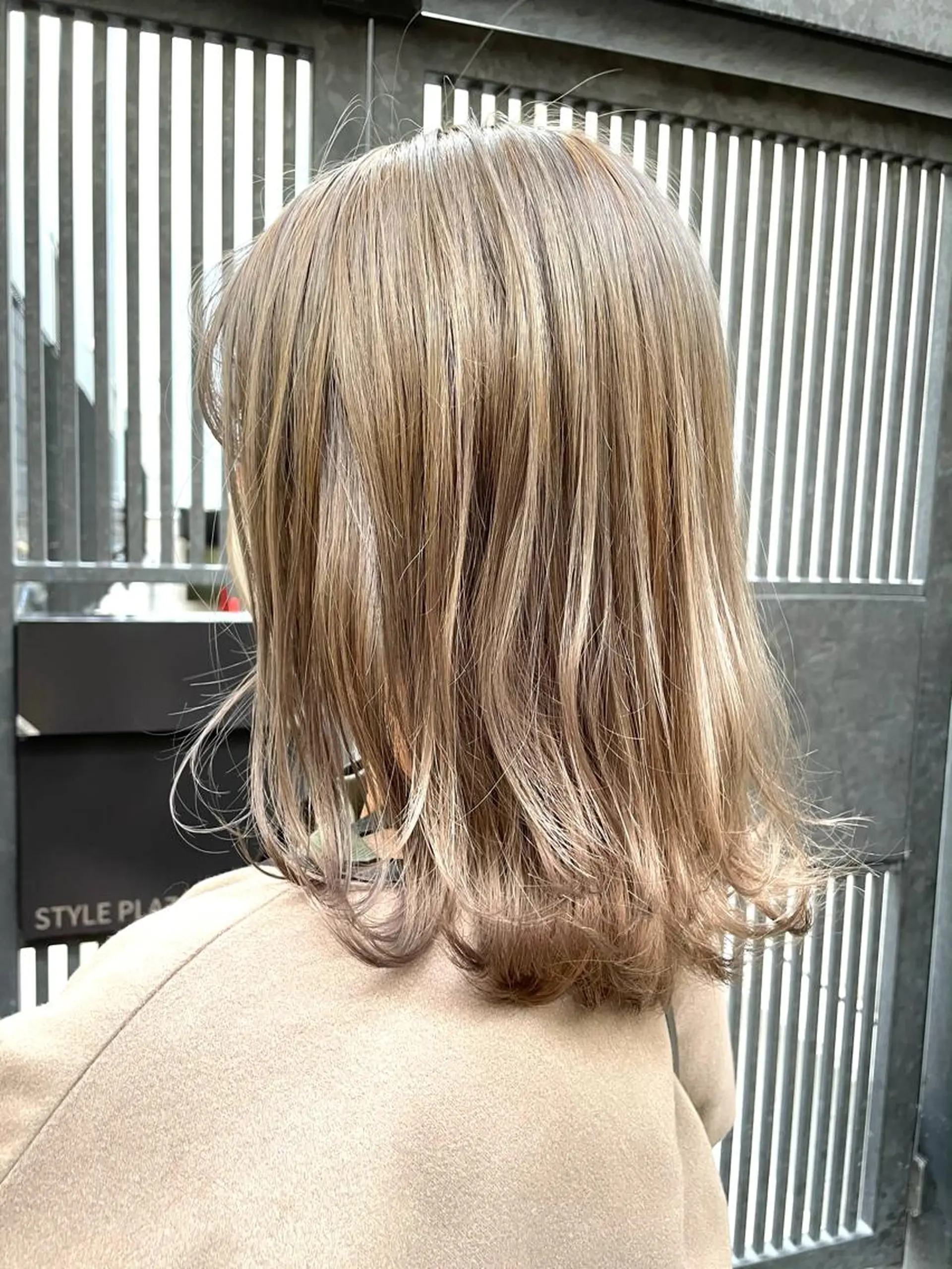 ミディアム カラー ベージュカラー カット ヘアカラー トリートメント メンズヘア特化 崎田 成人のヘアスタイル