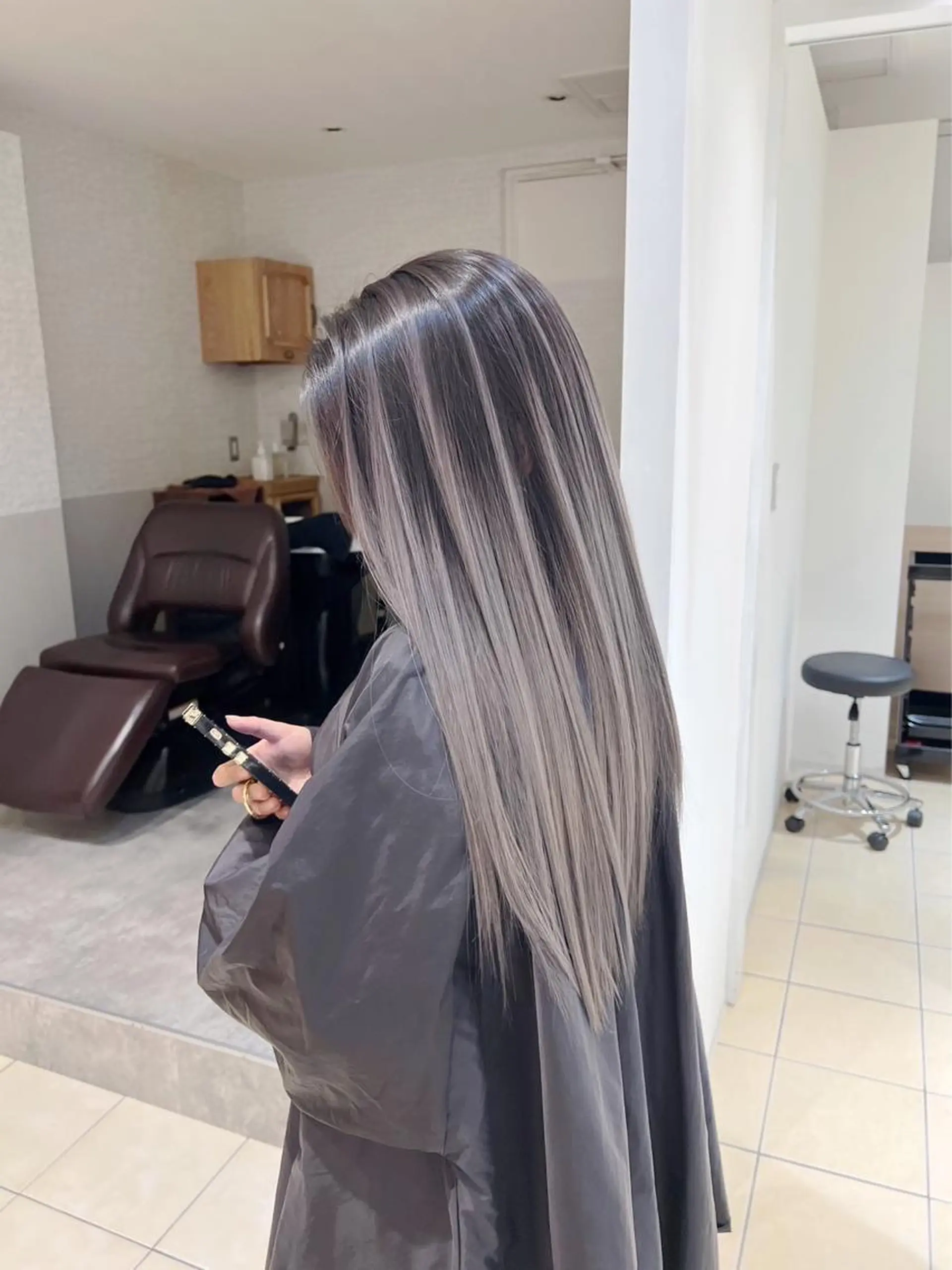 ロング カラー バレイヤージュ グレージュ レイヤーカット ヘアカラー トリートメント ROBIN所属・指名数No.1 /NAOYAのヘアスタイル