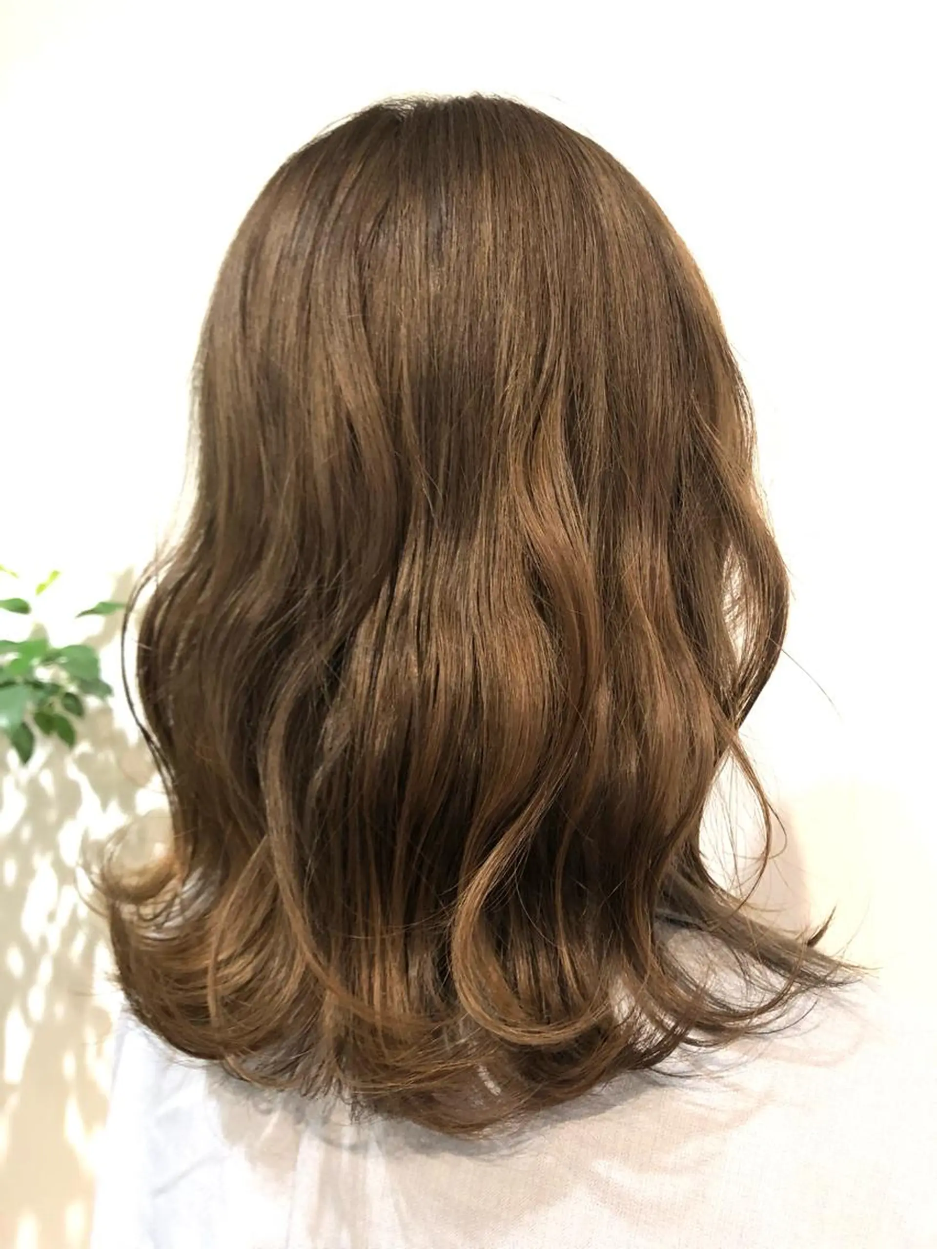 ミディアム カラー トップ スタイリストのヘアスタイル