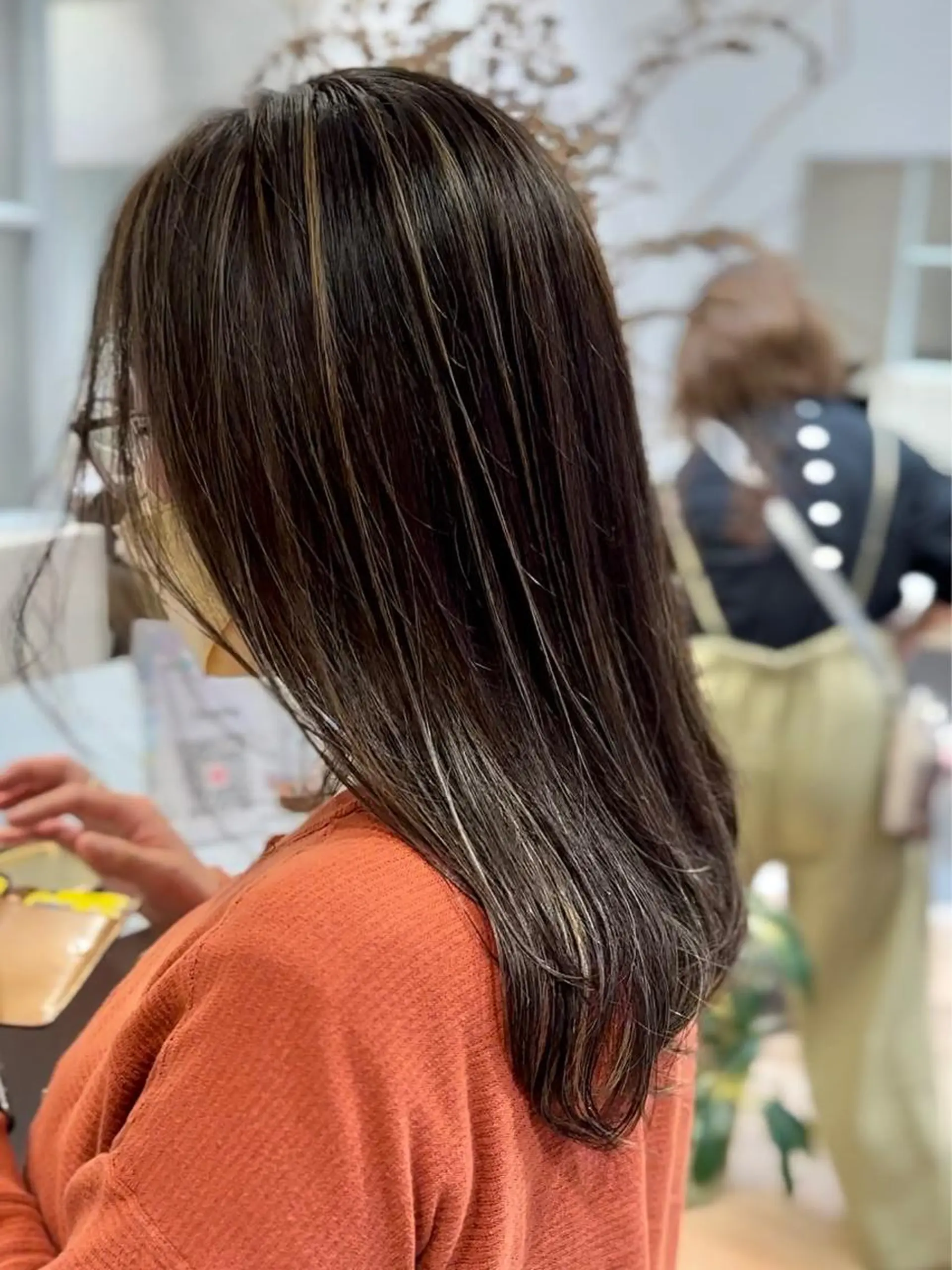 セミロング カラー ブリーチ グレージュ ハイライトカラー イルミナカラー インナーカラー カット ヘアカラー トリートメント 白髪ぼかしハイライト 💫ミネ ヒロシのヘアスタイル
