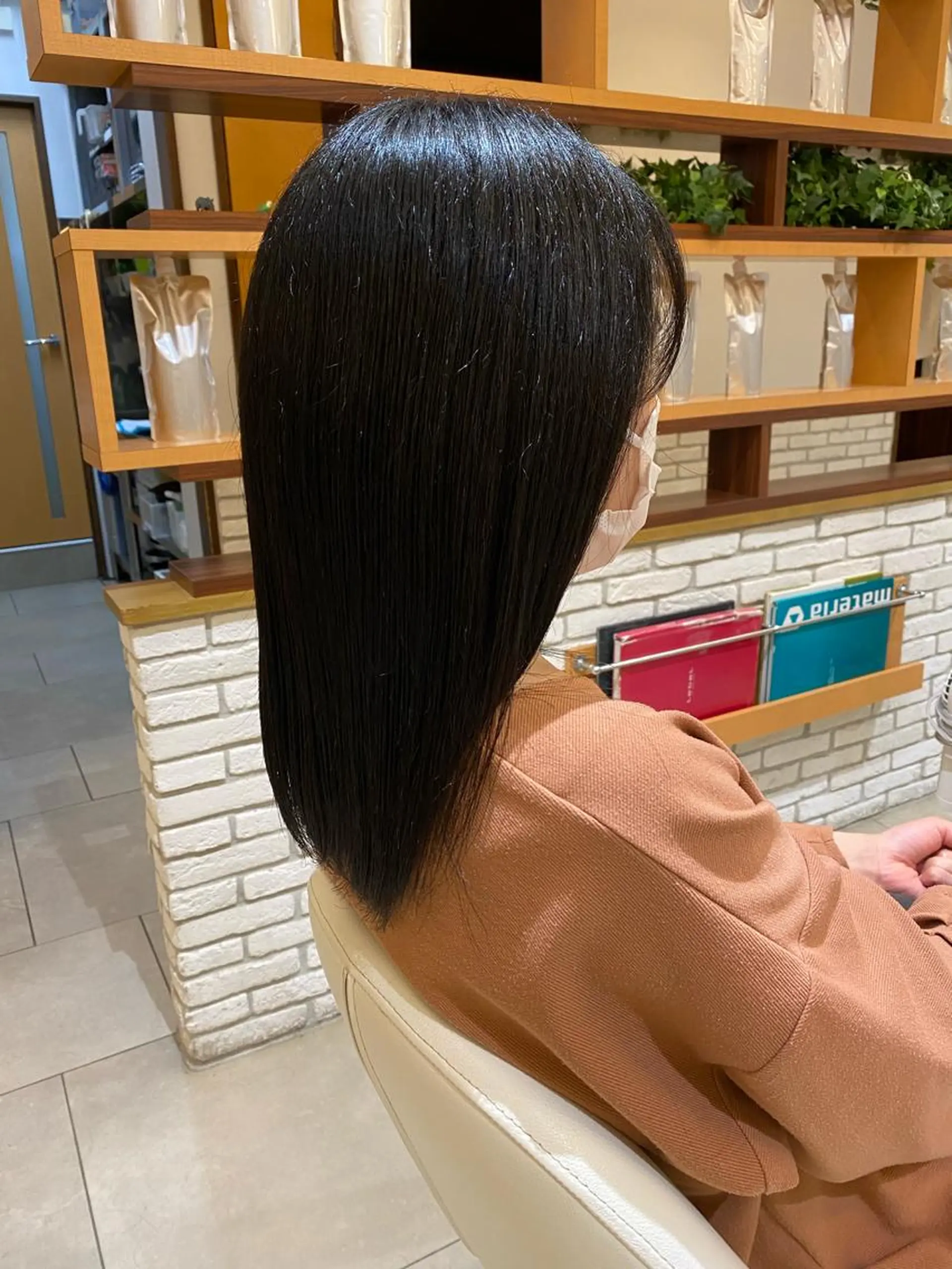 セミロング カット 縮毛矯正 トリートメント 伊藤 聖也のヘアスタイル