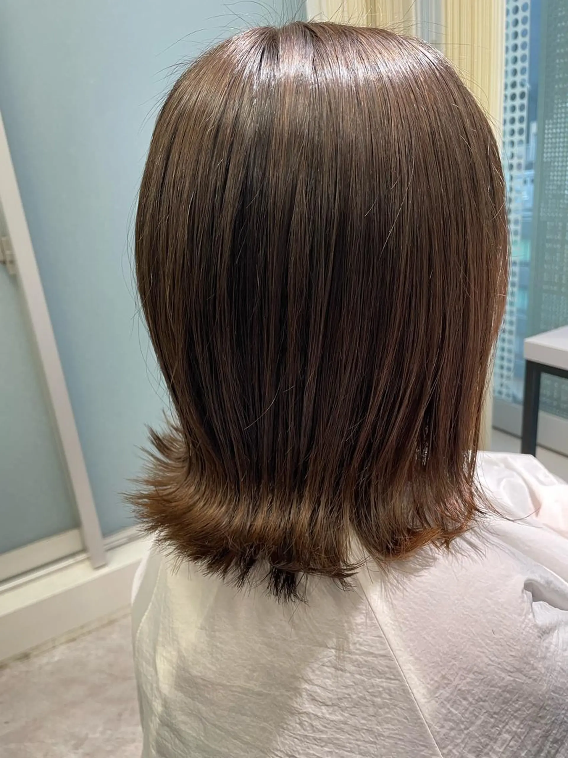 ショート ボブ 外ハネヘア カット ヘアカラー トリートメント 髪質改善艶髪特化 二瓶　海人のヘアスタイル