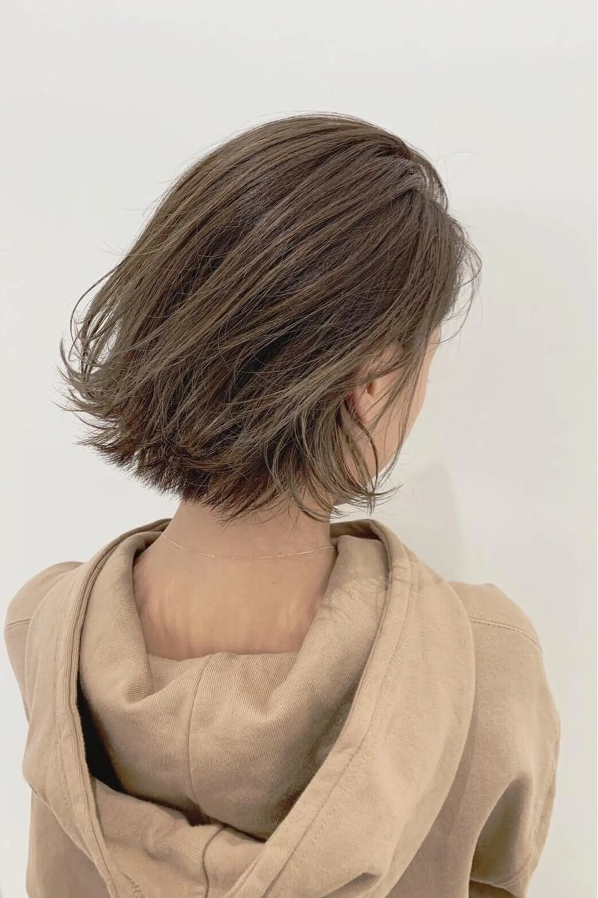 カラー アッシュ 透明感カラー グラデーションカラー グレージュ ハイライトカラー レイヤーカット 早崎太生のヘアスタイル