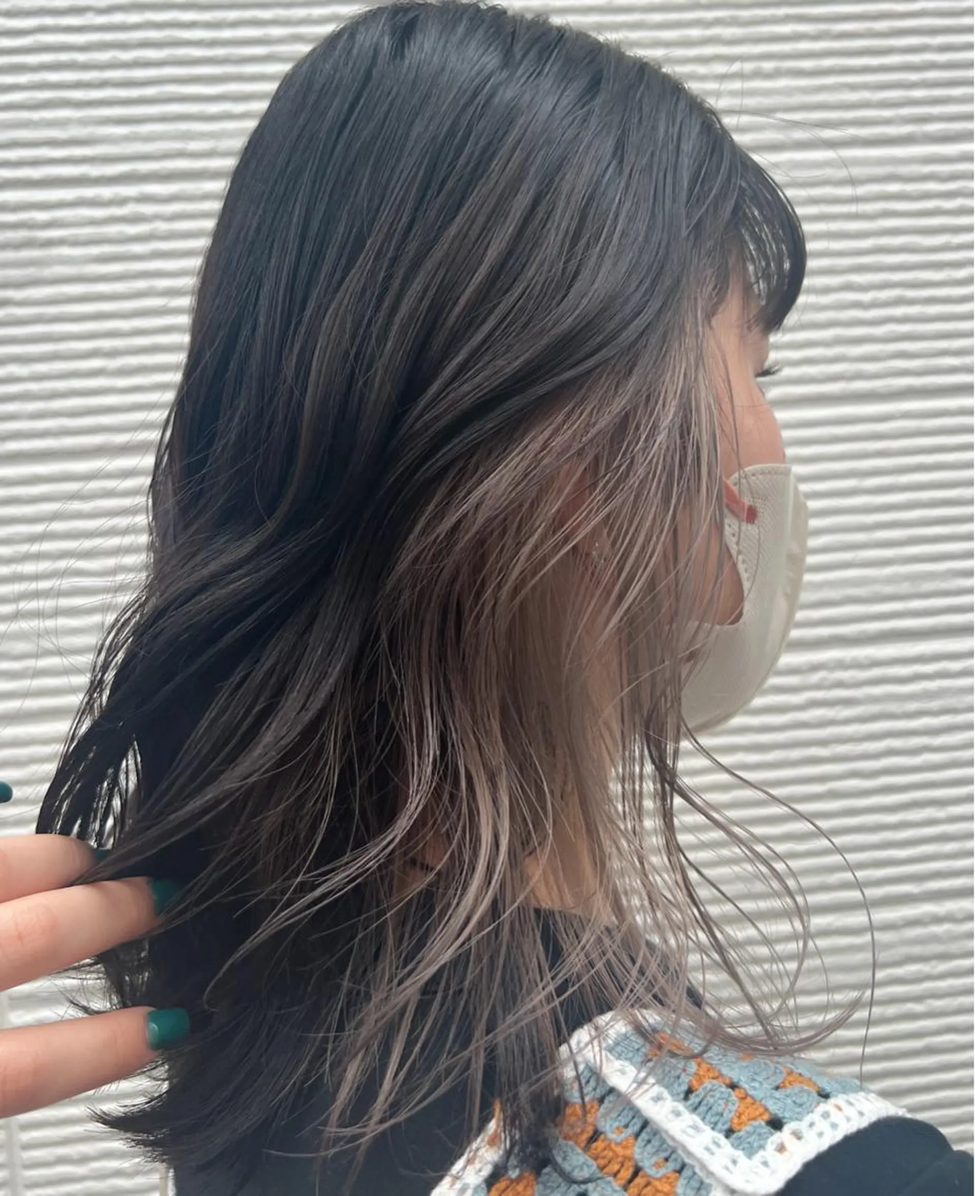 セミロング カラー ブリーチ イヤリングカラー ROZA germe所属・ROZAgerme 落海一花🦋のヘアスタイル