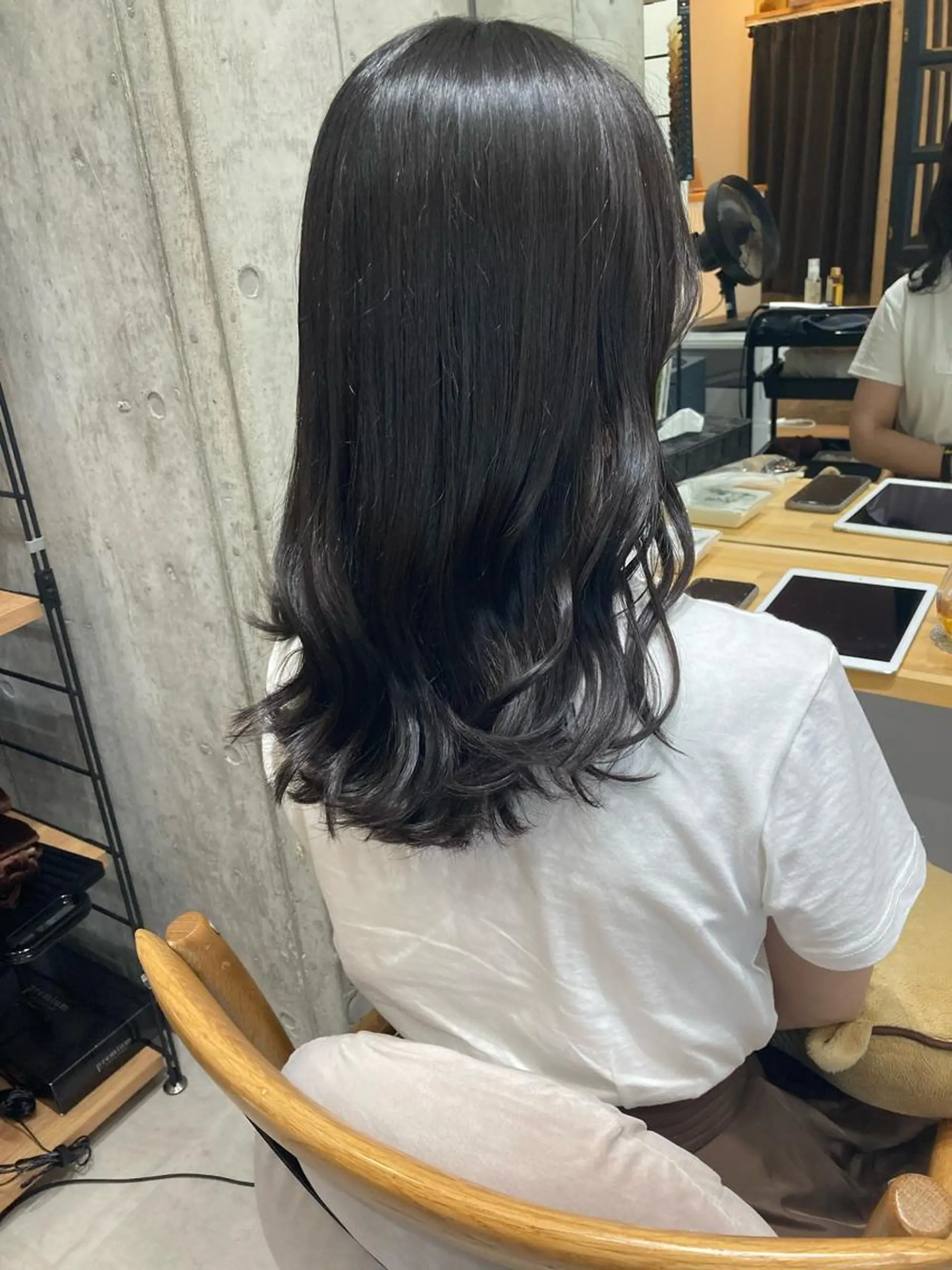 セミロング ✨色持ちの良い艶 カラー✨蟹江真世のヘアスタイル